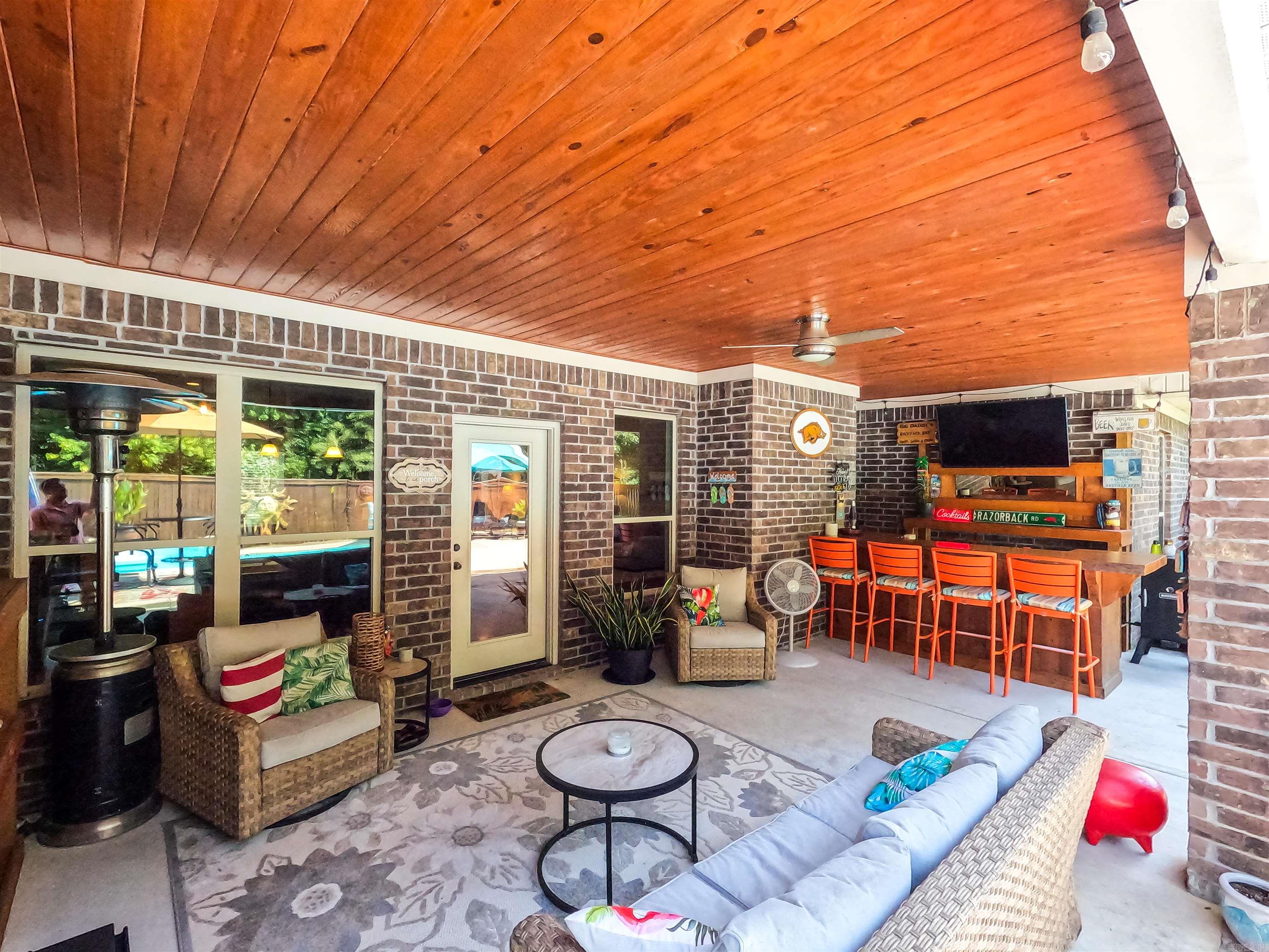 COUNTRY CLUB OF AR-QUARTERS ADDN - Residential