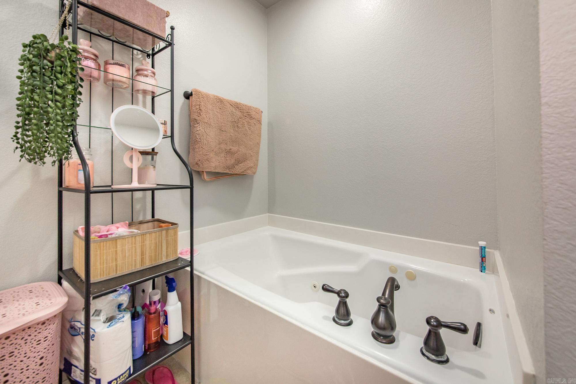 SOUTHERN COMFORT ESTATES - Residential