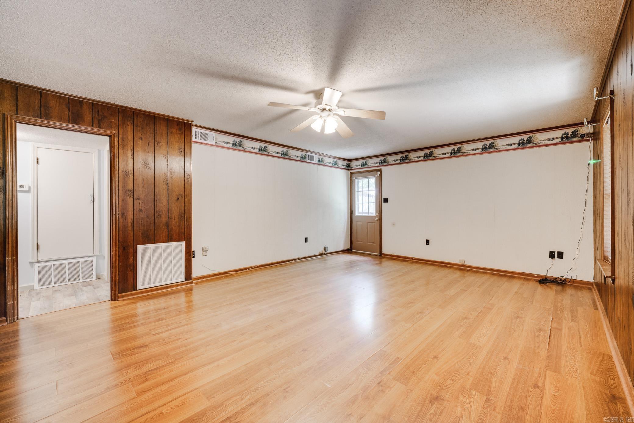 CREEKWOOD - Residential