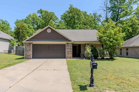 Photo of 3720 Lazy Creek Trail Trl, Conway, AR 72032 (MLS # 26015768)