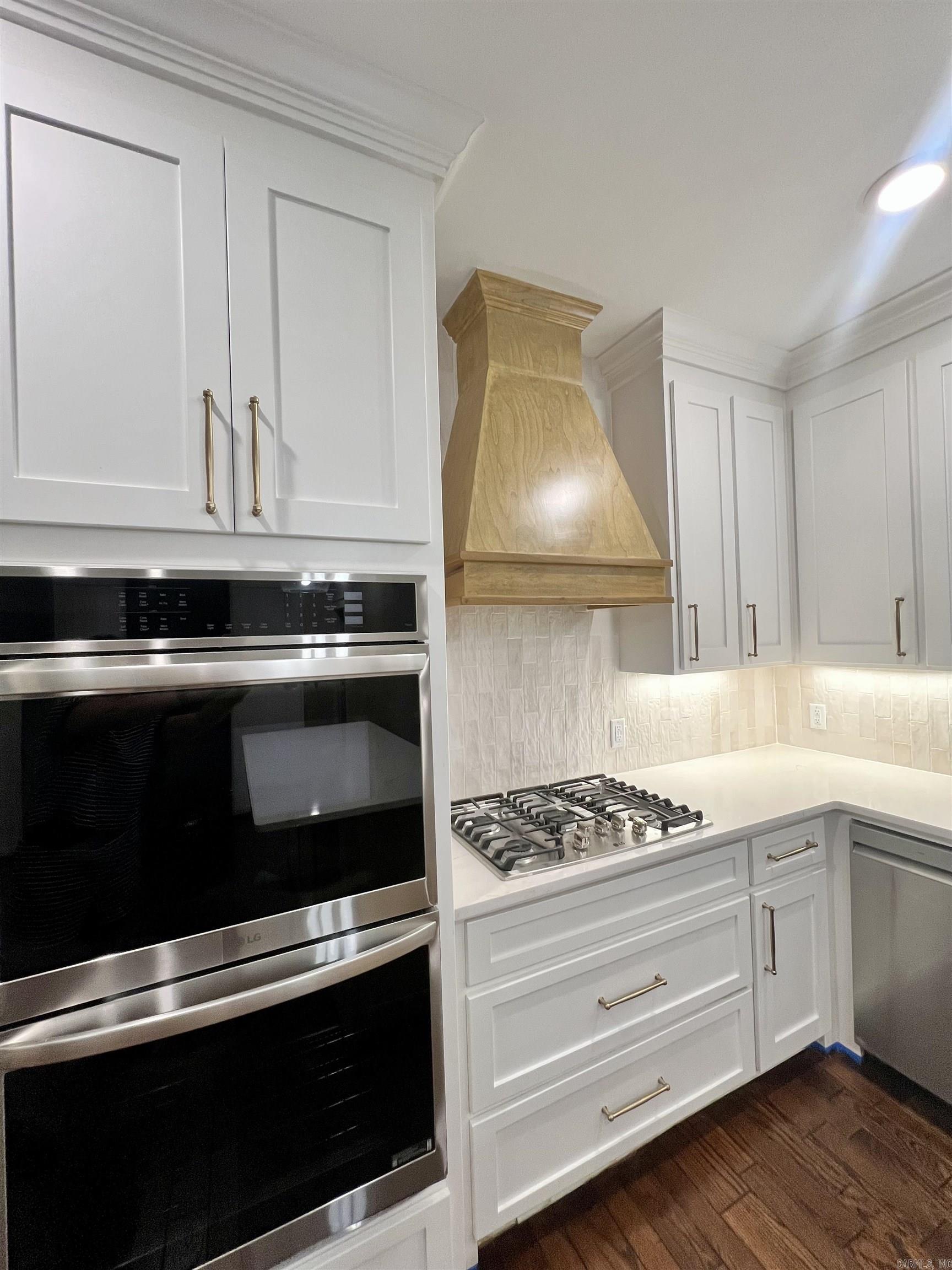 RIVER OAKS - Residential