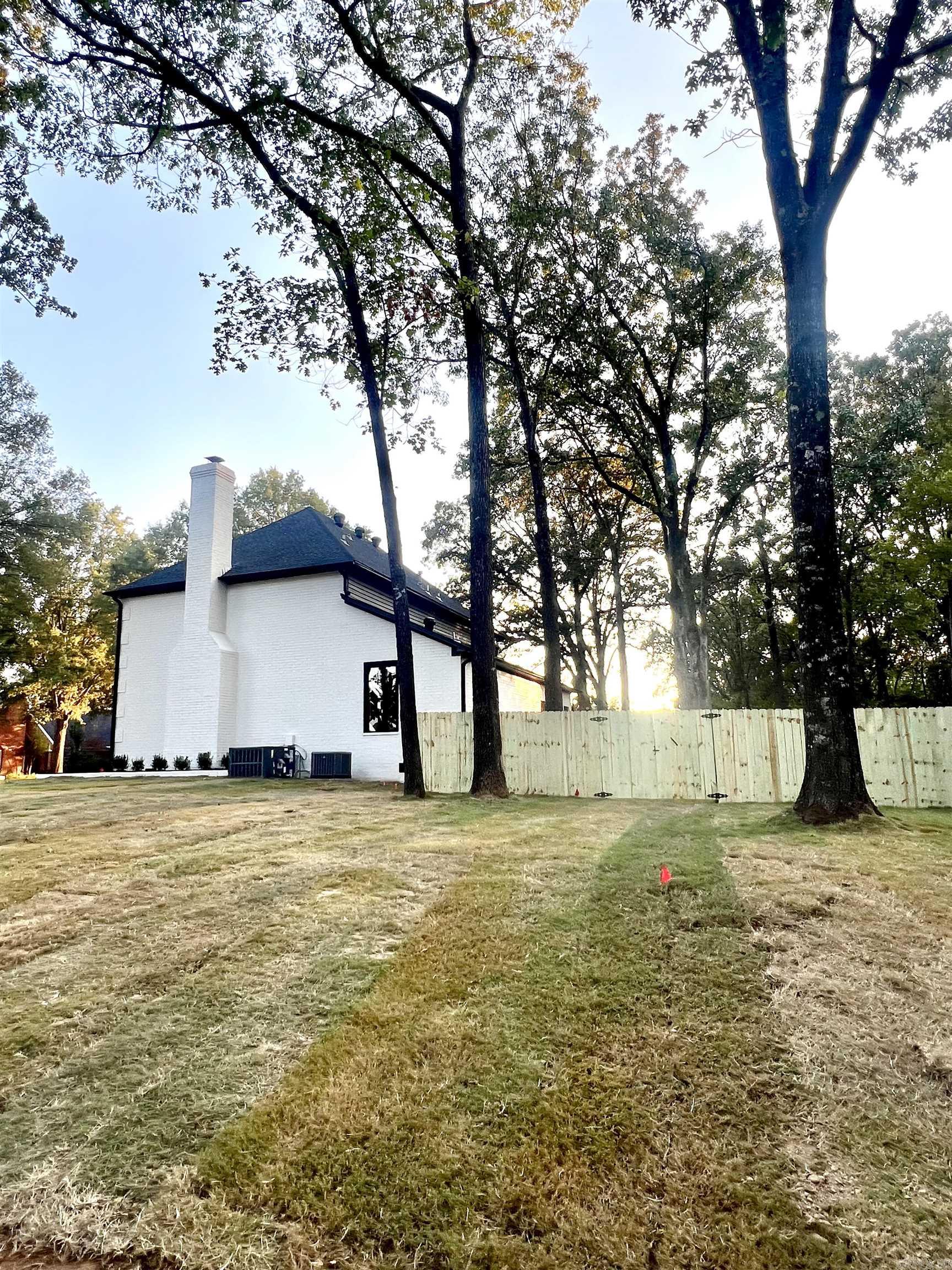RIVER OAKS - Residential
