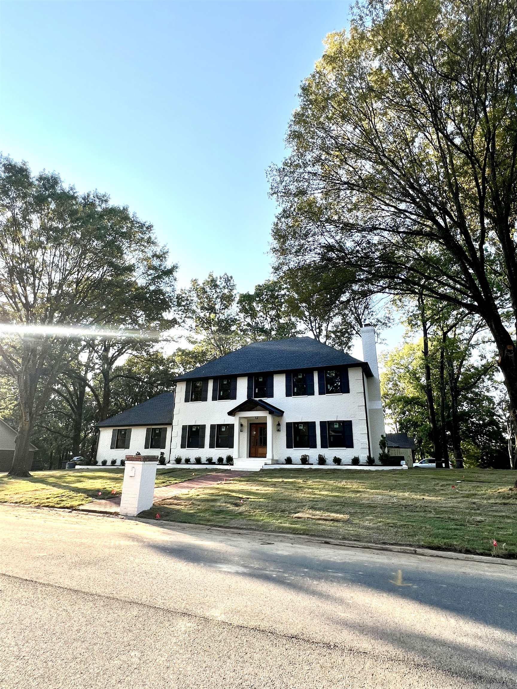 RIVER OAKS - Residential