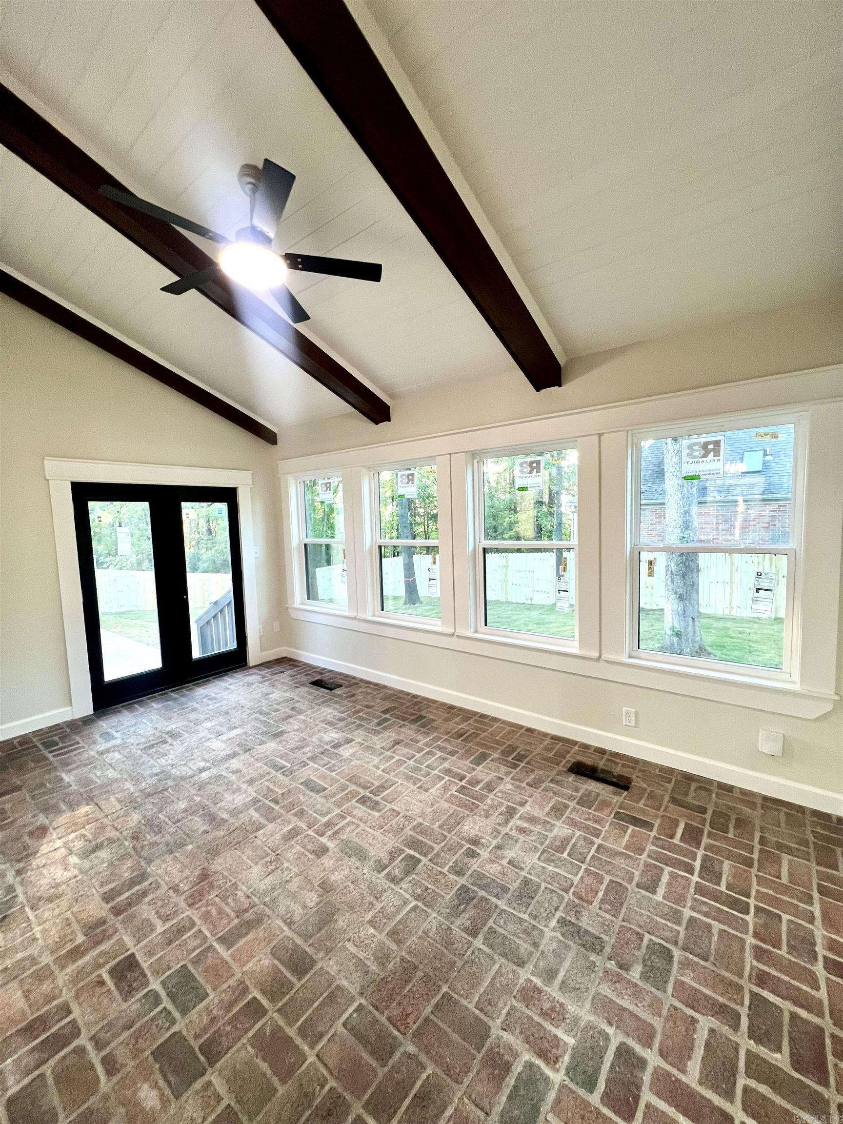 RIVER OAKS - Residential