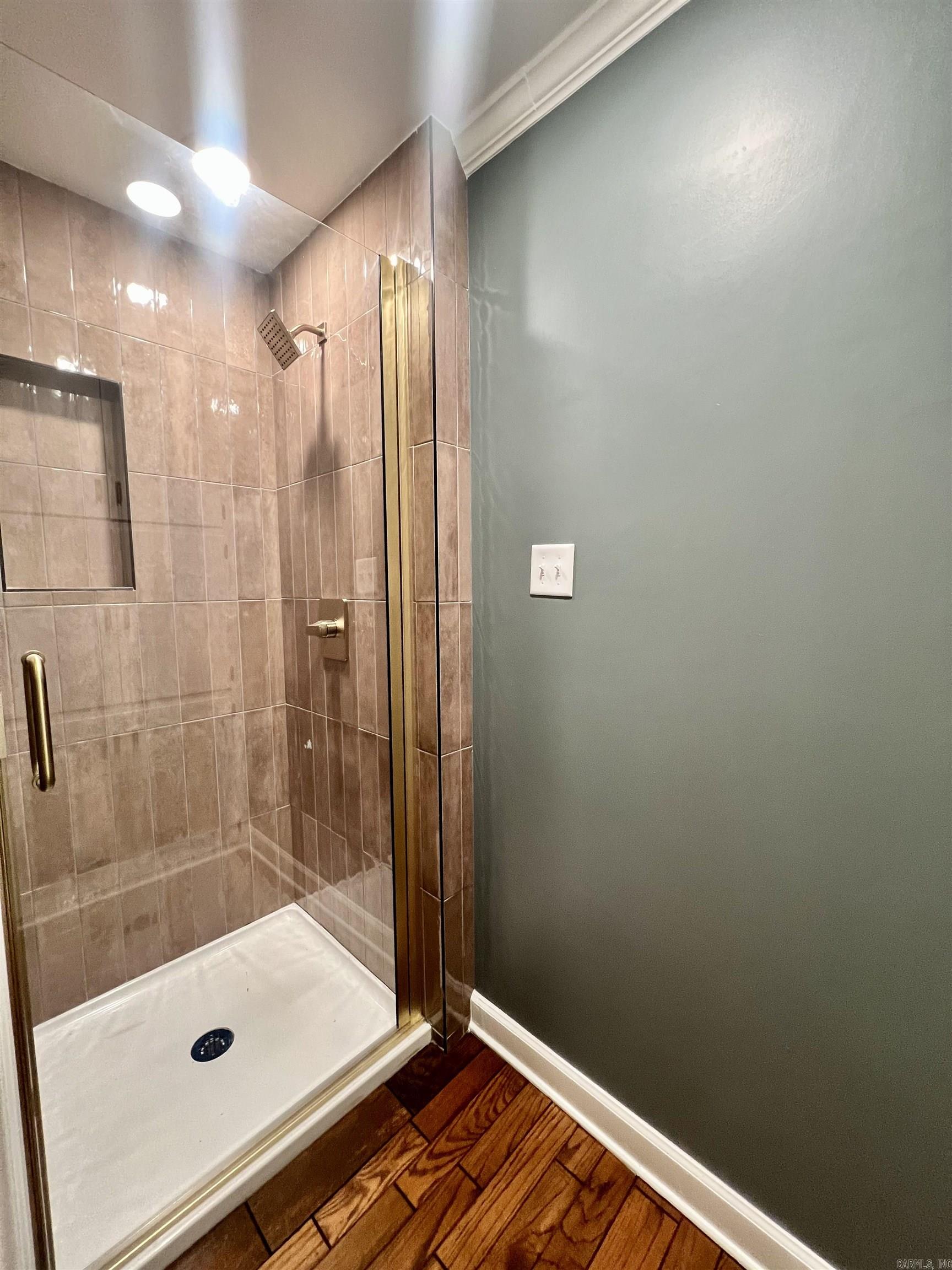 RIVER OAKS - Residential