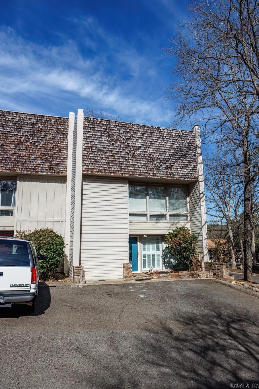 Castellon Courts #1 - Residential