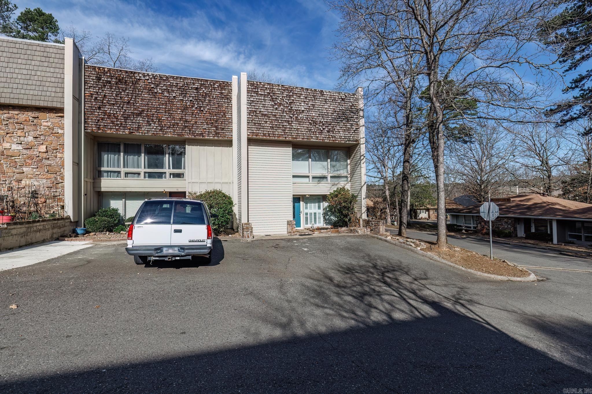 Castellon Courts #1 - Residential