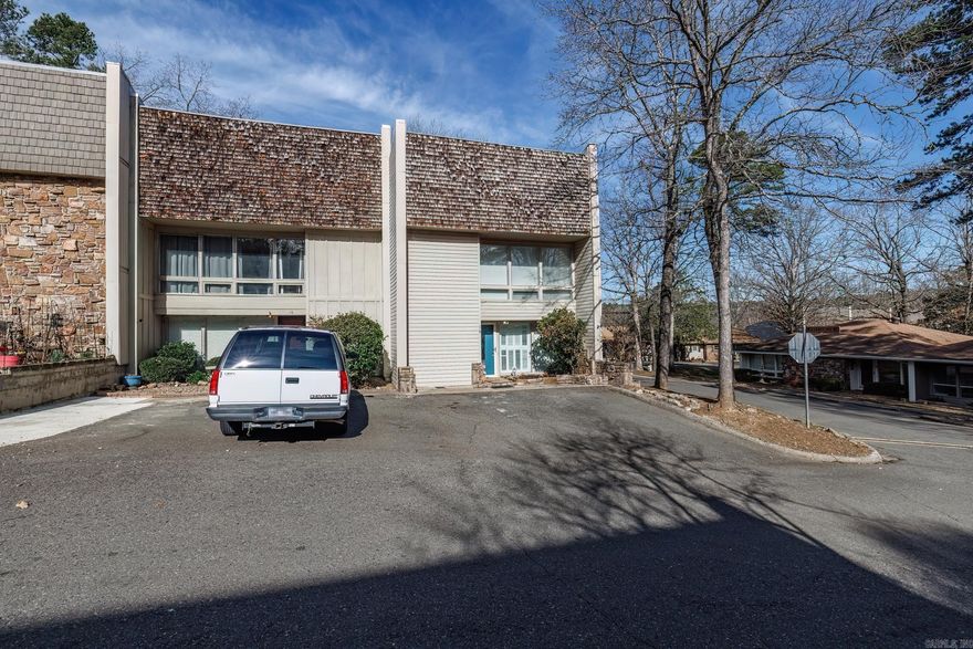 Nice end unit in Castellon Courts. Three bedrooms, two full bath and one half bath.  Flagstone patio screened in and storage room. Common area on Lake DeSoto shoreline to sit and enjoy the view. No sign