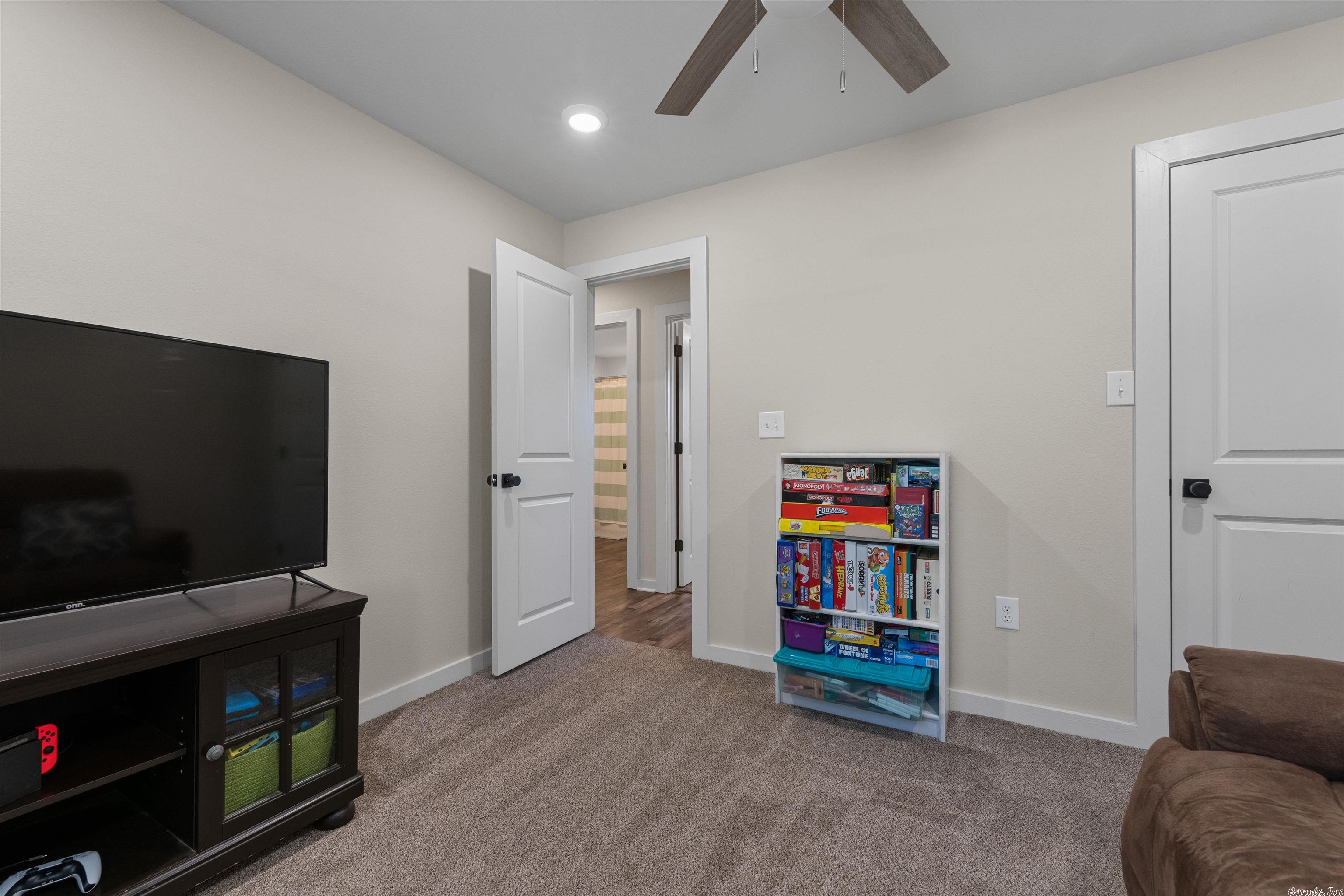 PARADISE MOUNTAIN - Residential