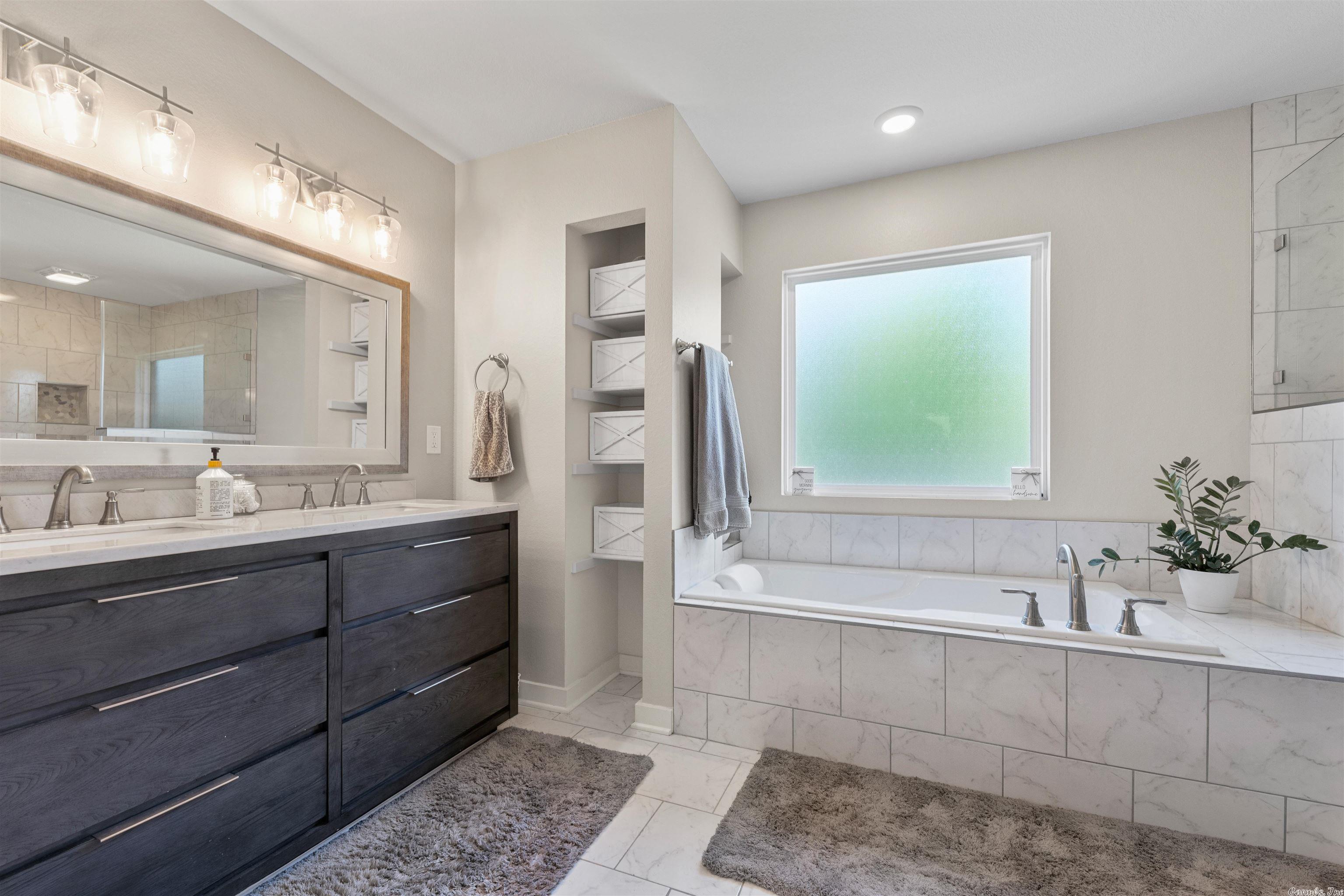 PARADISE MOUNTAIN - Residential