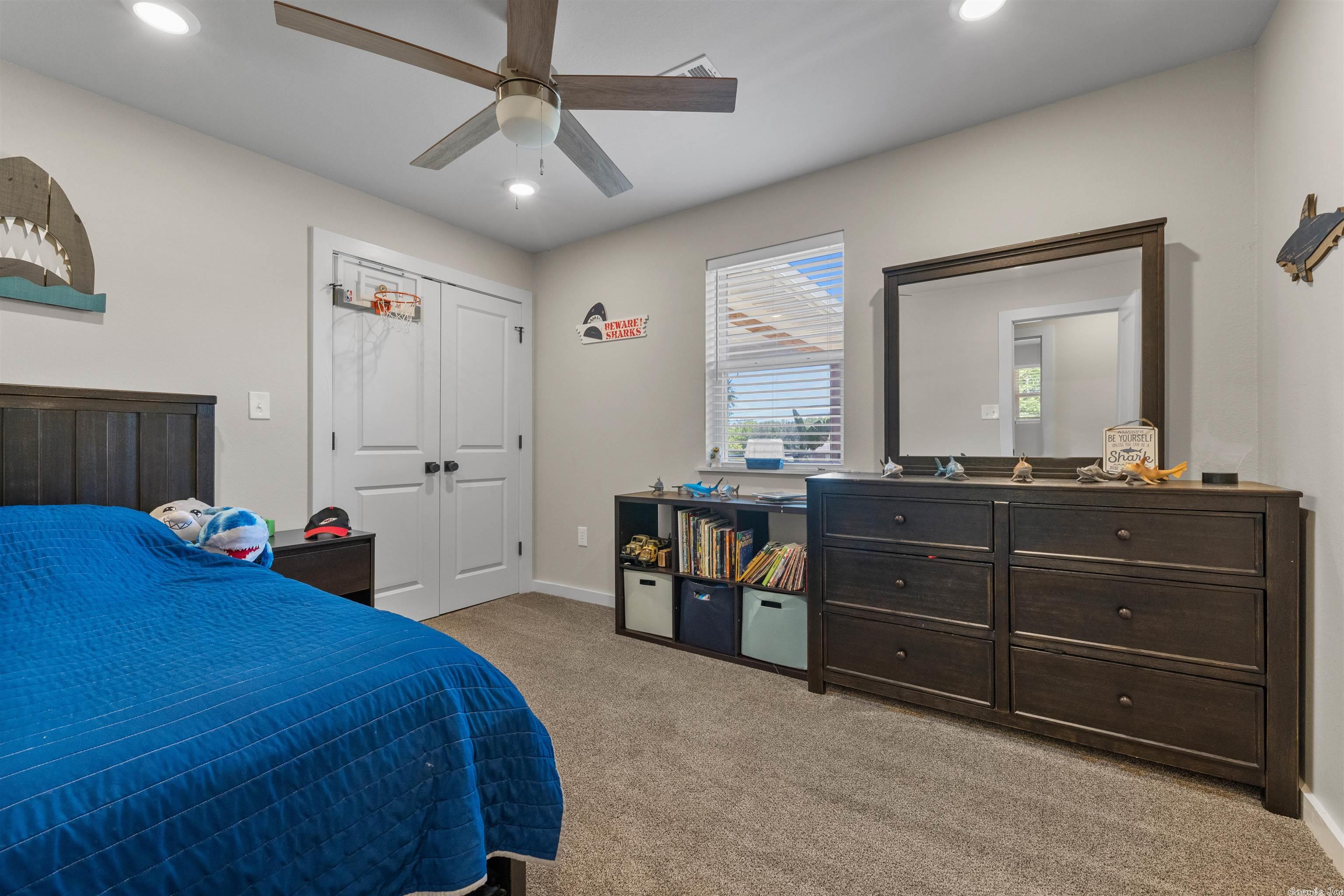 PARADISE MOUNTAIN - Residential