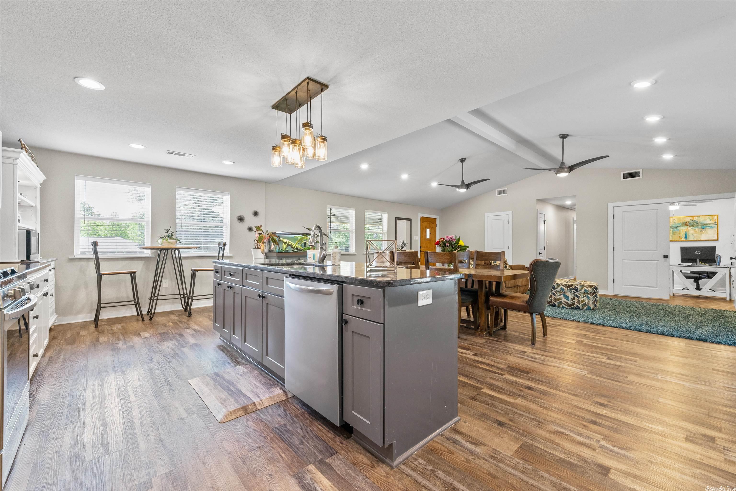 PARADISE MOUNTAIN - Residential