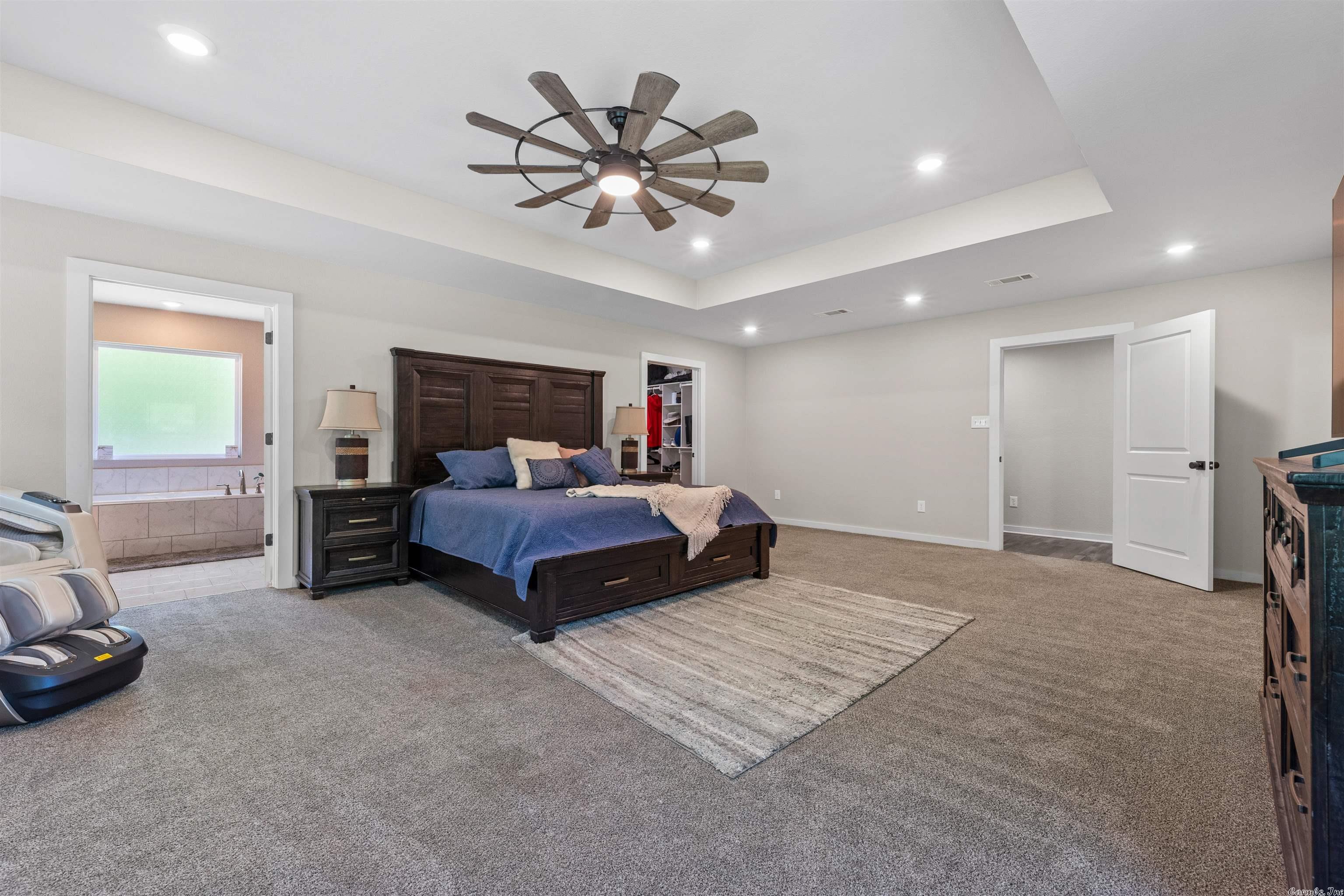 PARADISE MOUNTAIN - Residential