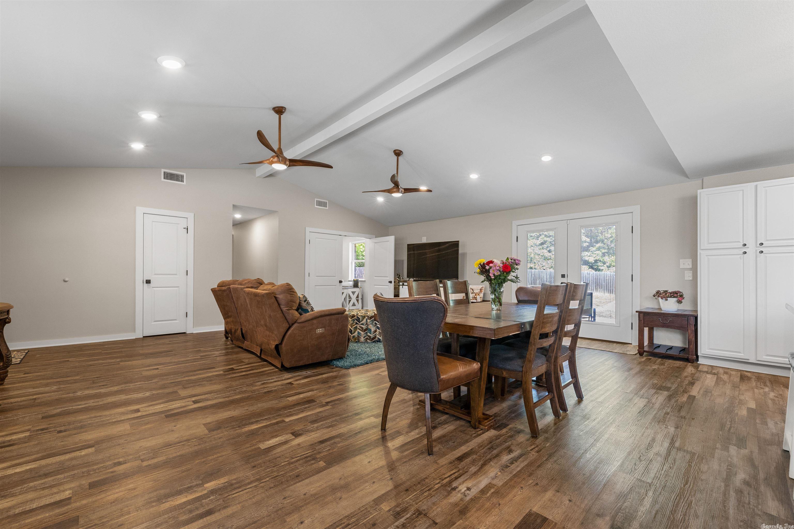 PARADISE MOUNTAIN - Residential