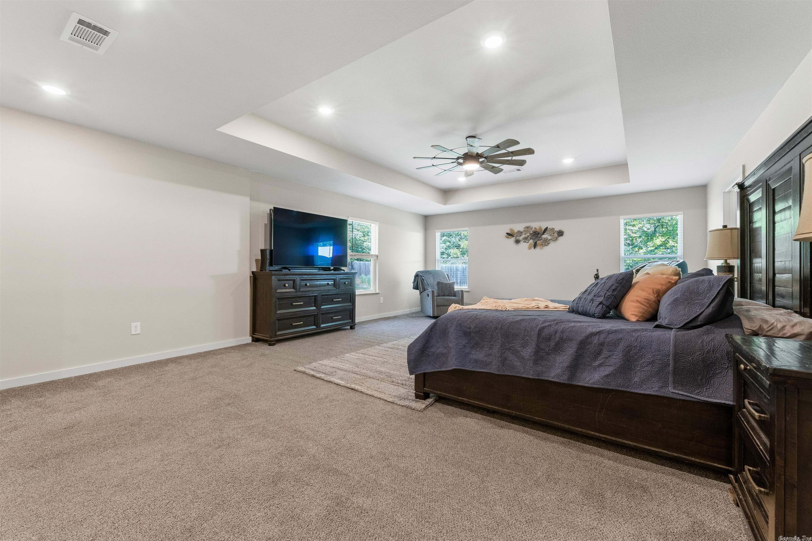 PARADISE MOUNTAIN - Residential