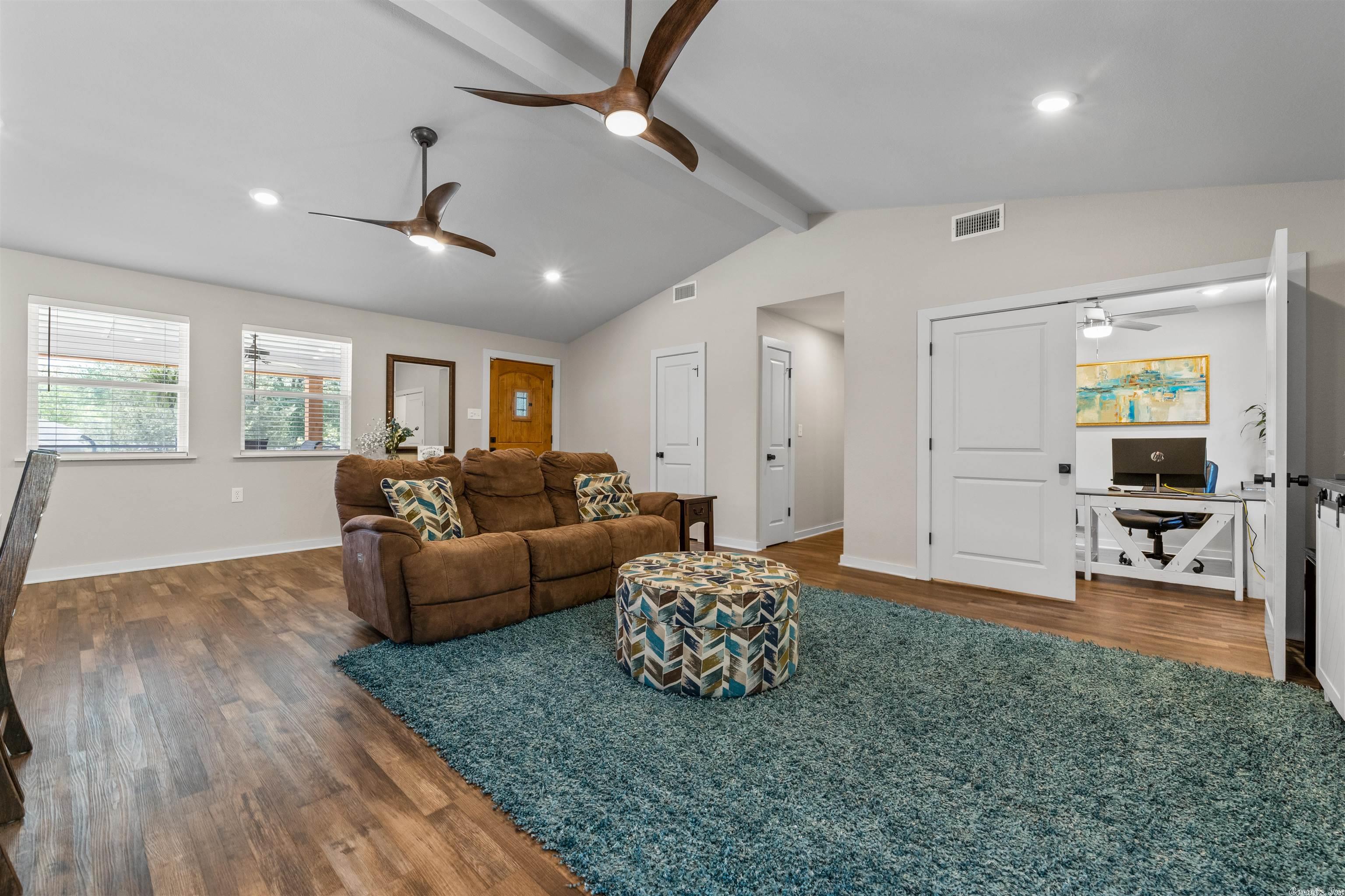 PARADISE MOUNTAIN - Residential