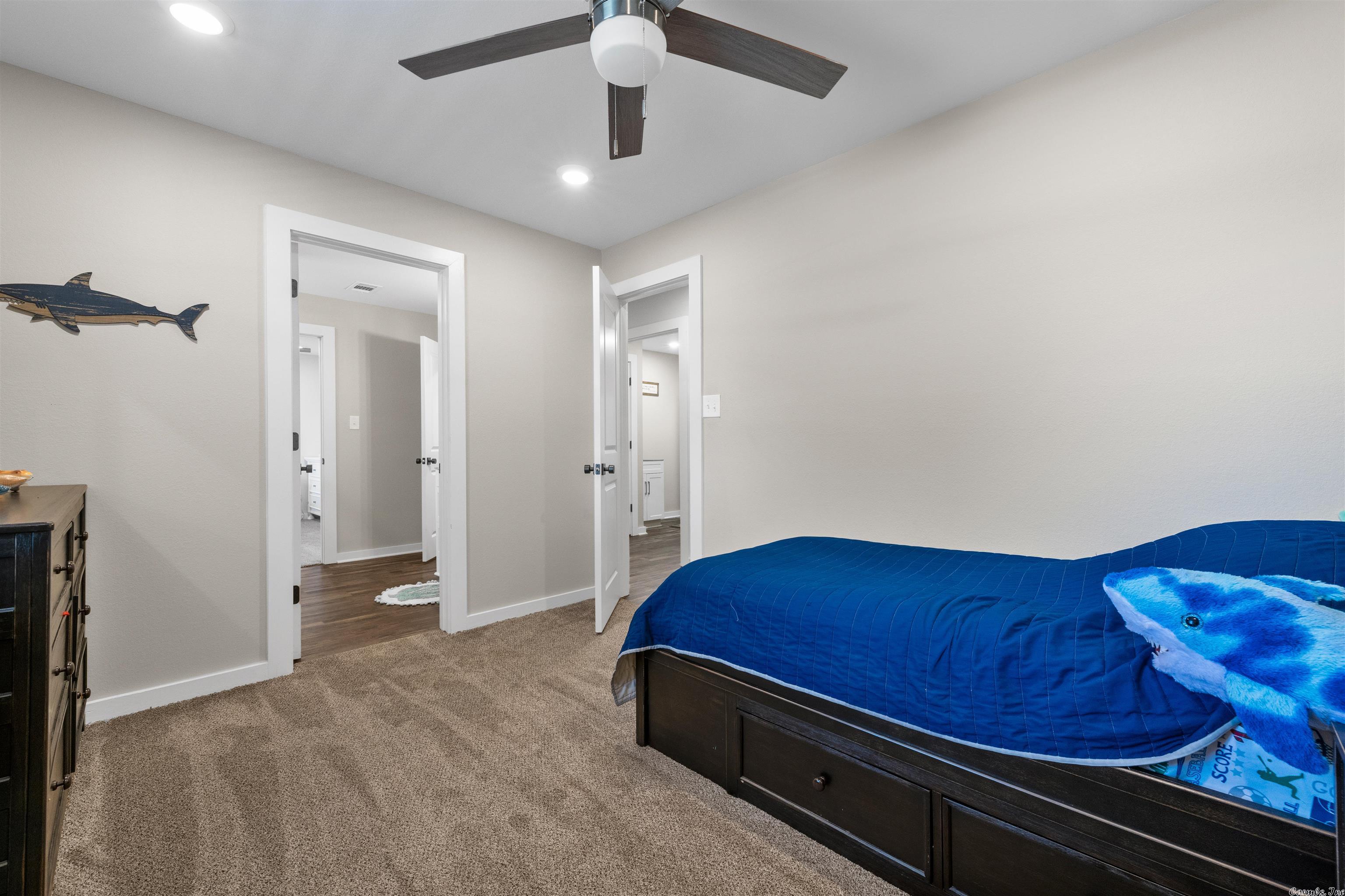 PARADISE MOUNTAIN - Residential