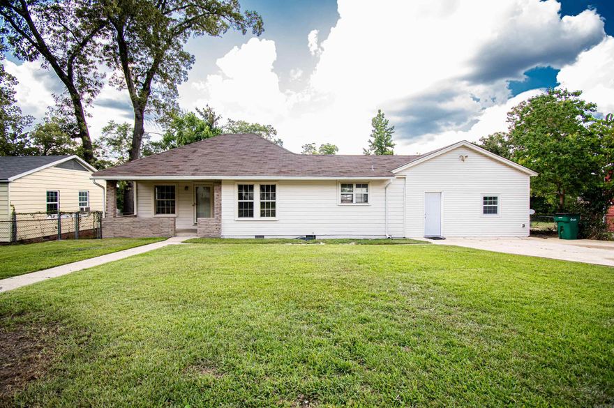 Come take a look at this renovated home that offers 3 bedrooms, and 2 bathrooms. 2 living spaces. New roof, new paint, new light fixtures, new flooring, etc. Also, in the back there is a separate manufactured home that offers 2 bedrooms, and 1 bathroom. Brand new HVAC, plumbing, and water heater.