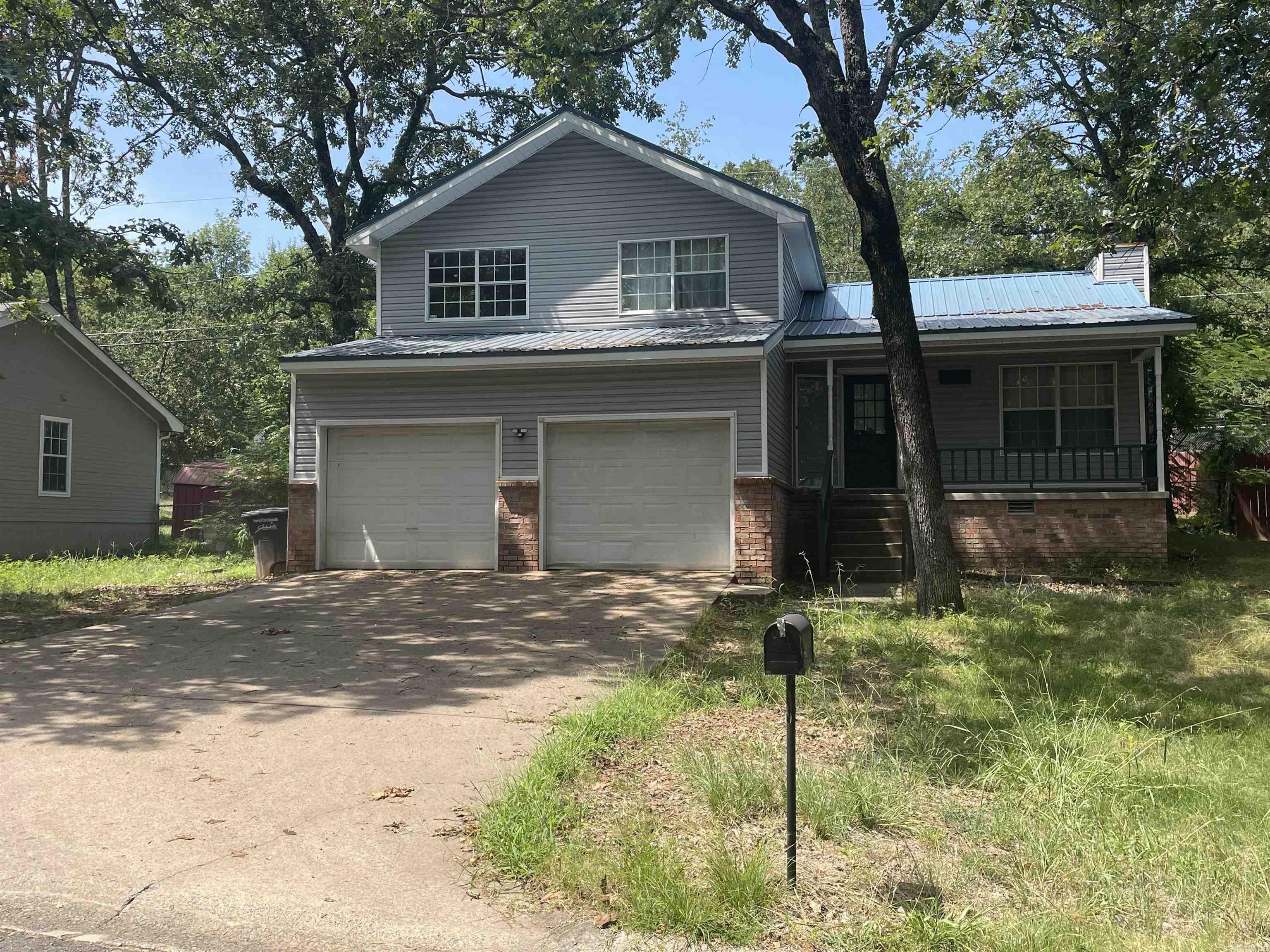 WOODLAND HILLS - Residential