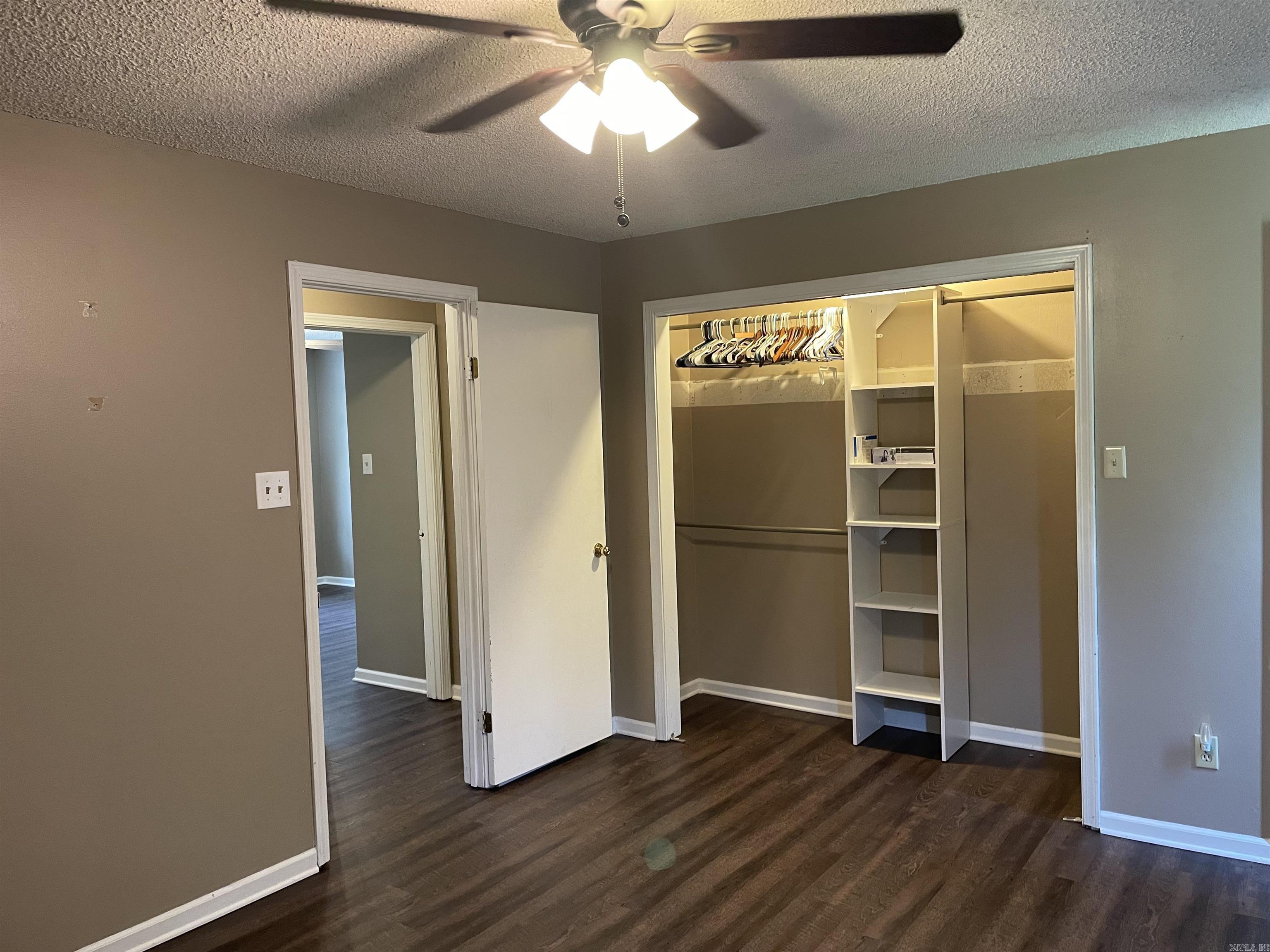 WOODLAND HILLS - Residential