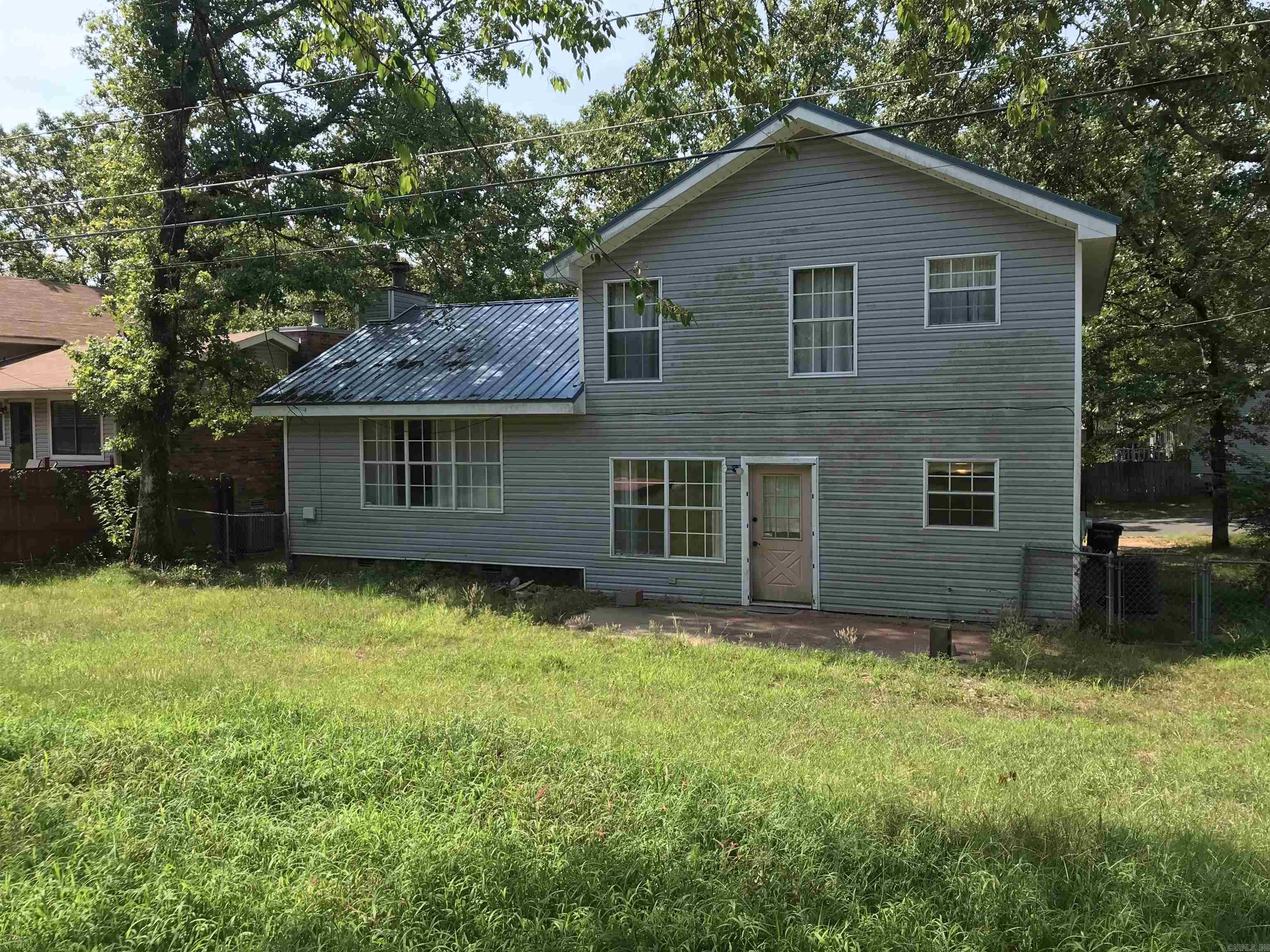 WOODLAND HILLS - Residential