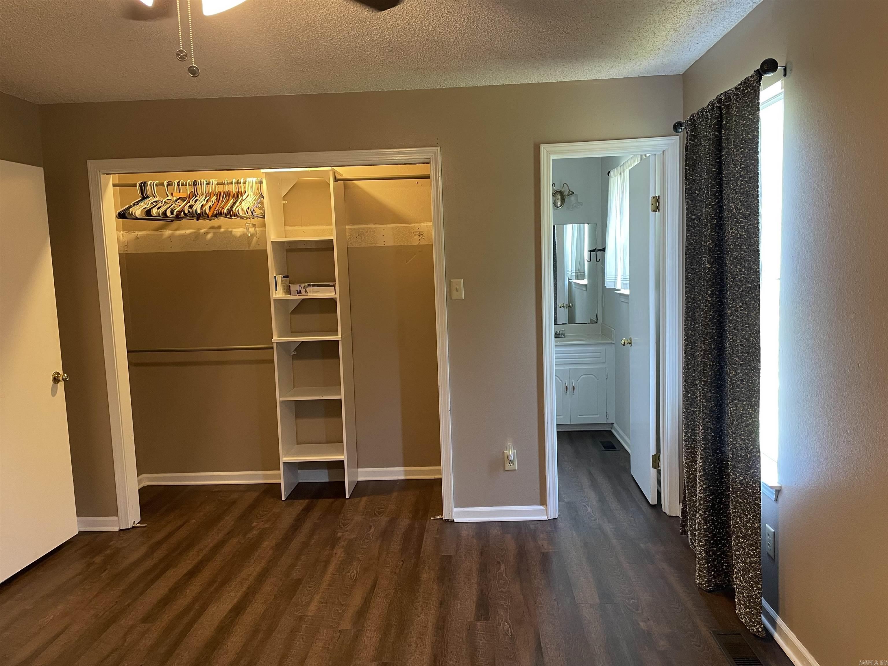 WOODLAND HILLS - Residential