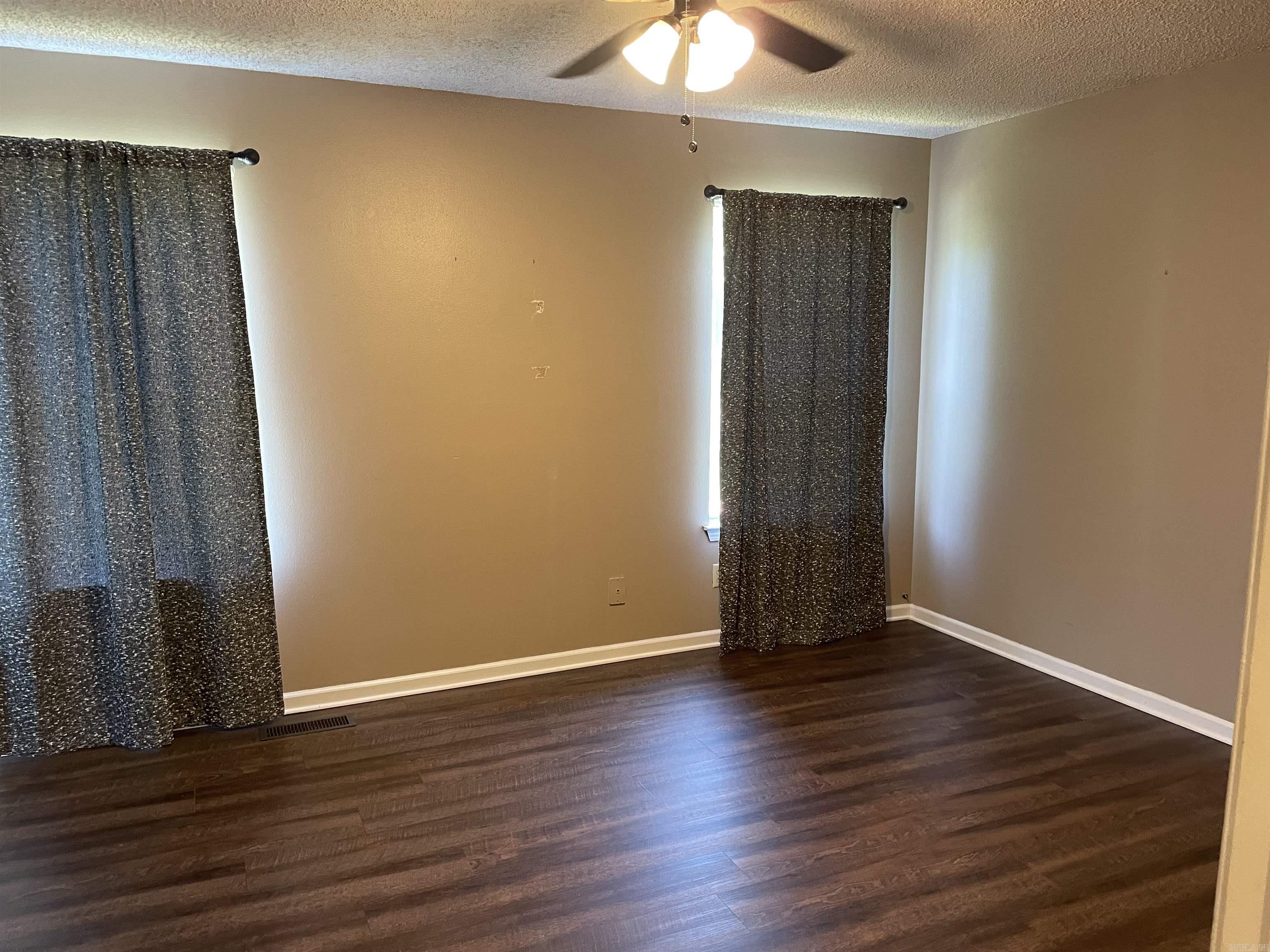 WOODLAND HILLS - Residential