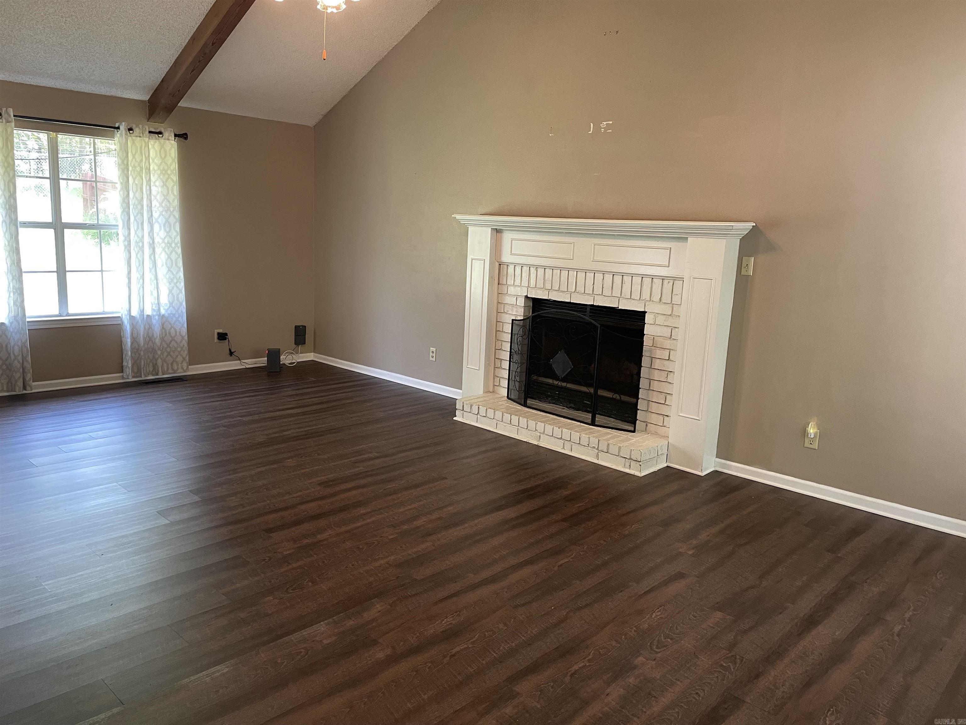 WOODLAND HILLS - Residential