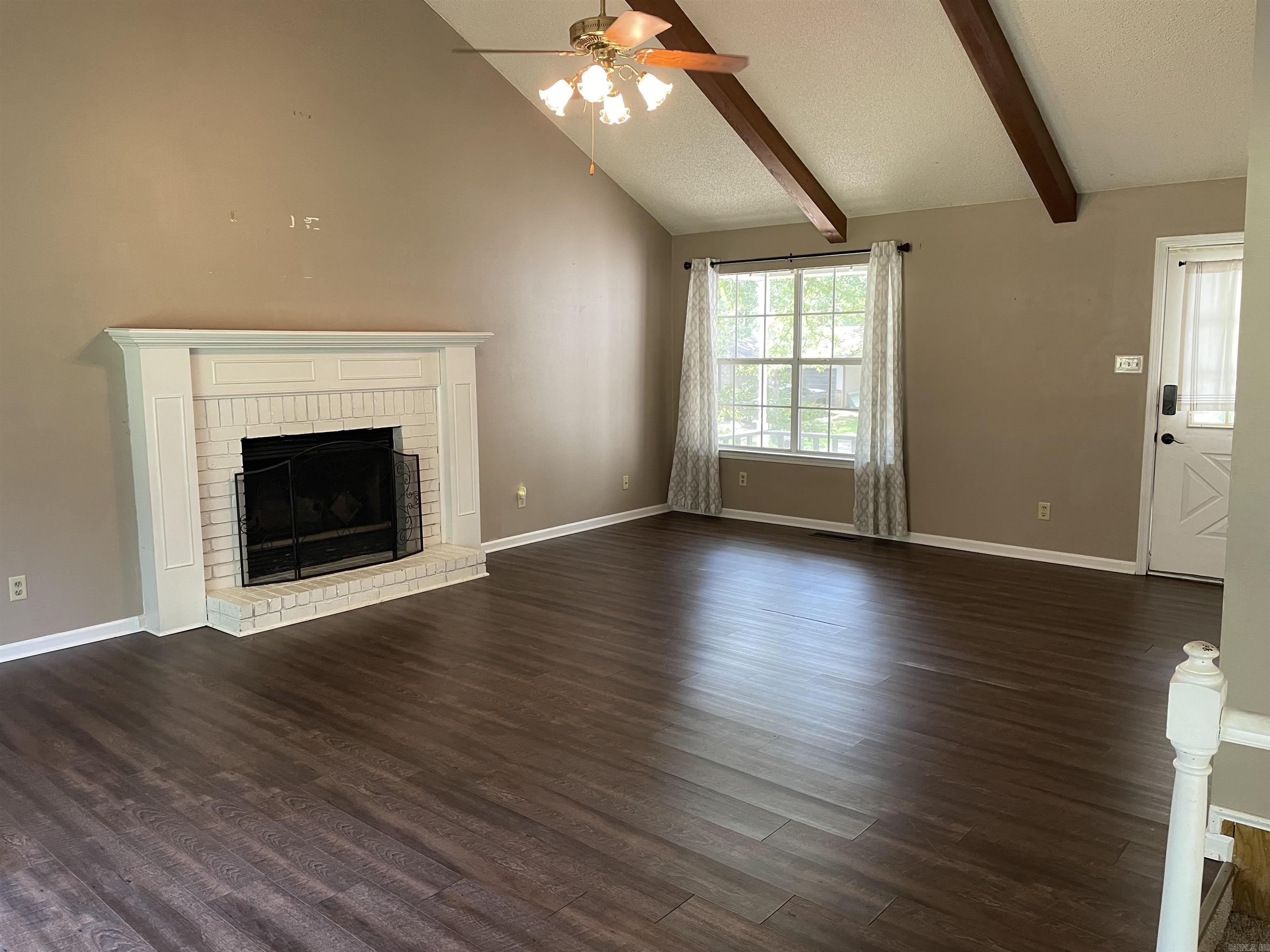 WOODLAND HILLS - Residential