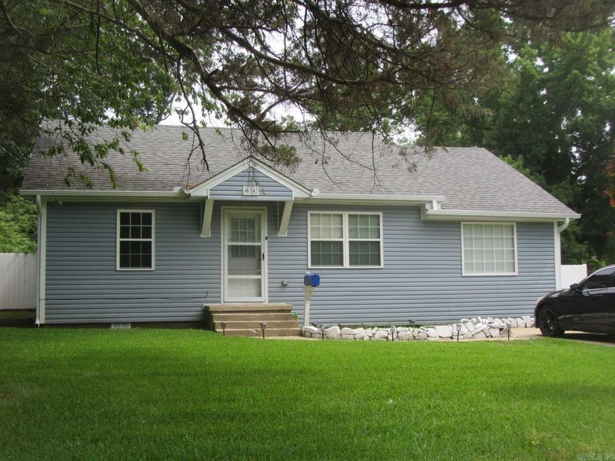 Great 3BD in Jacksonville that is waiting for you to call home. The lease for this property is for 2 years with a 3% increase after the first year. Income has to be 3x the amount of rent unless you have a housing voucher.   **ALL PROPERTIES MAY NOT BE MOVE-IN READY**