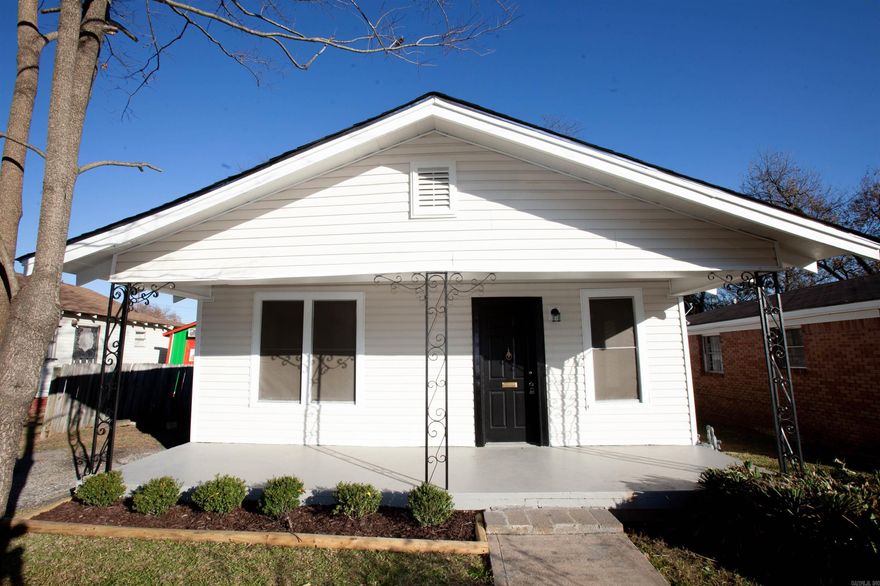 Newly renovated 2BD + an extra bonus room in south downtown Little Rock. New paint, flooring, and granite counters in the kitchen. Hard plank flooring throughout except in the bedrooms. Perfect front porch for enjoying Arkansas' nicer days. The lease for this property is for two years with a 3% increase after the first year. Income has to be three times the amount of rent.