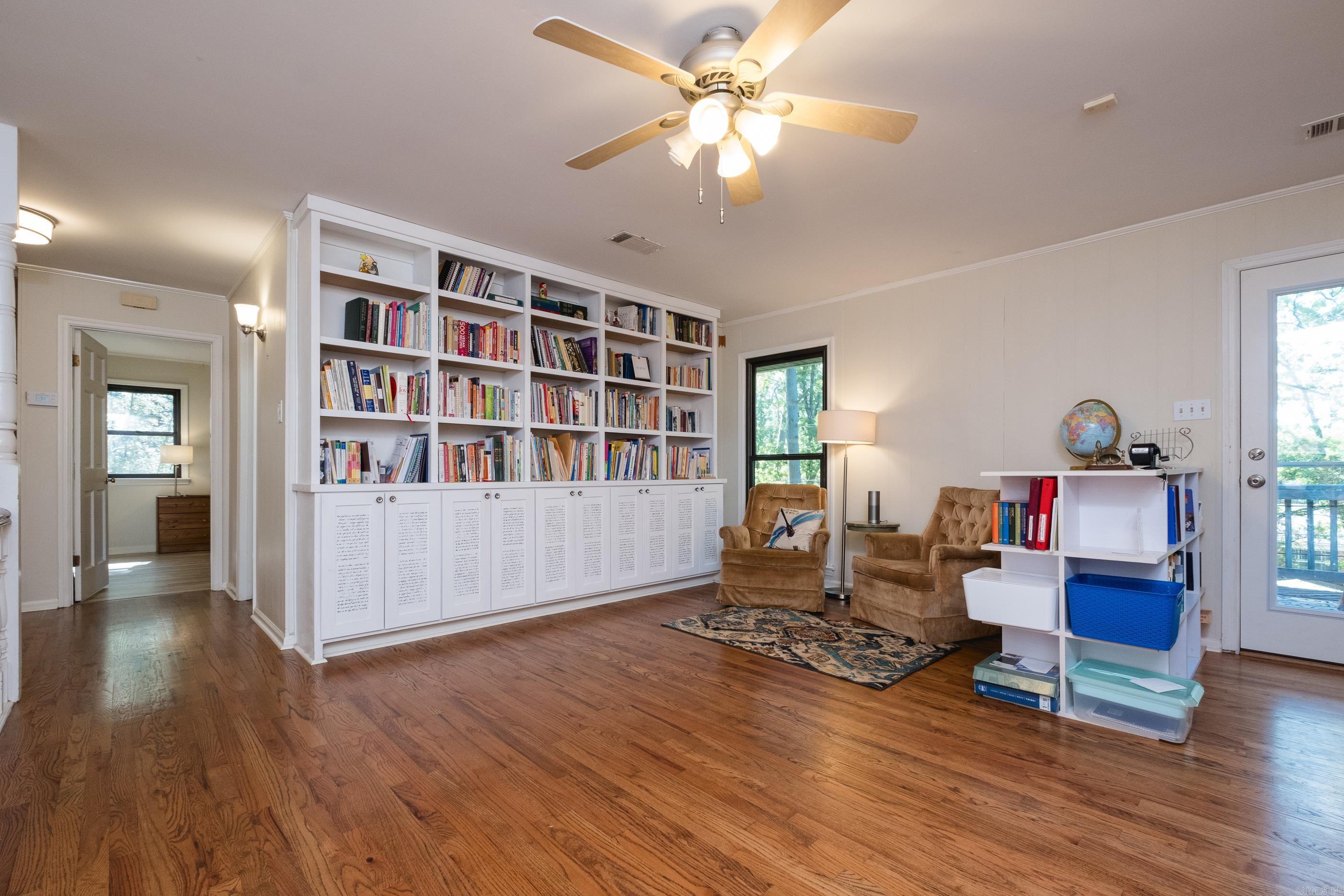 North Leawood Manor - Residential