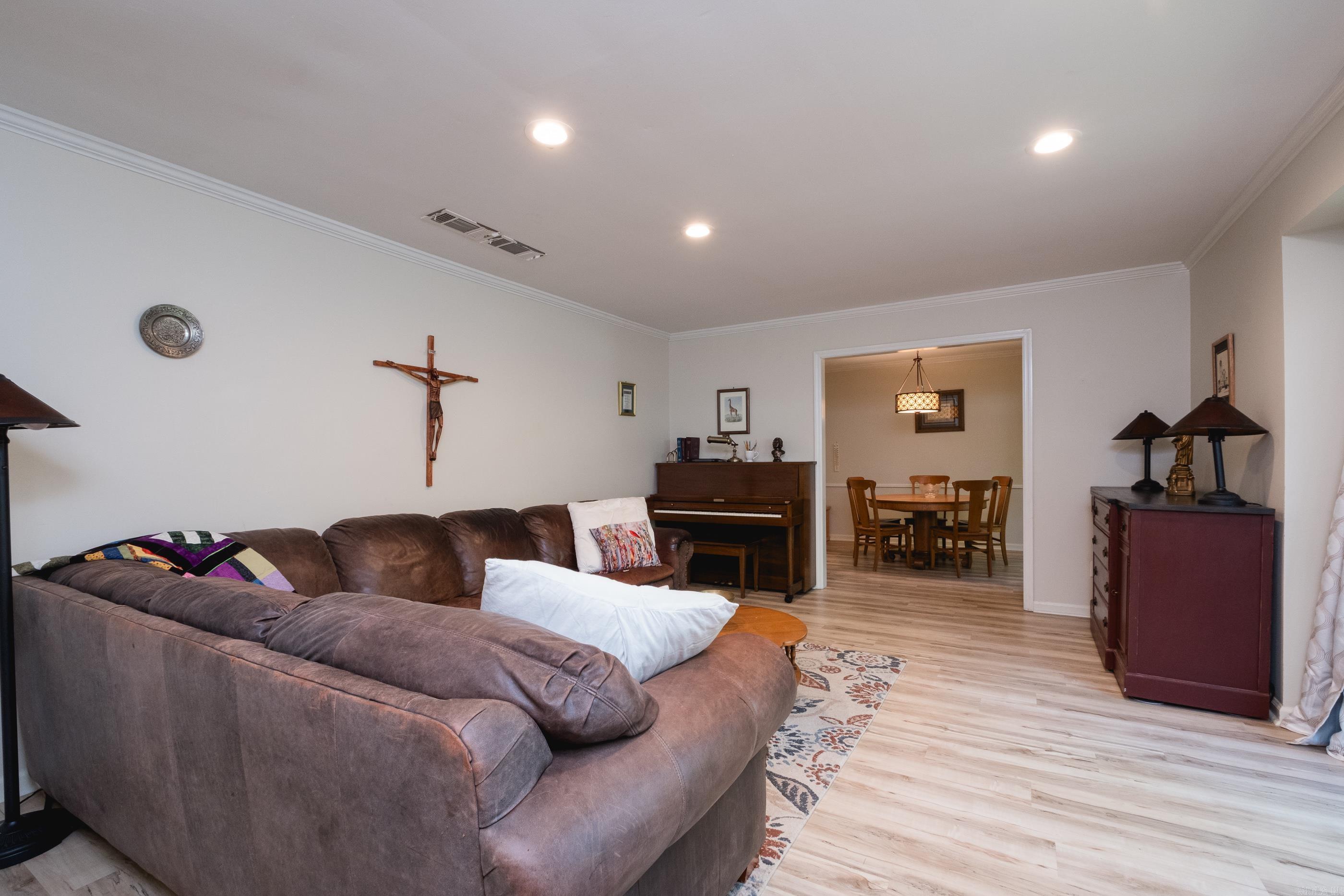 North Leawood Manor - Residential