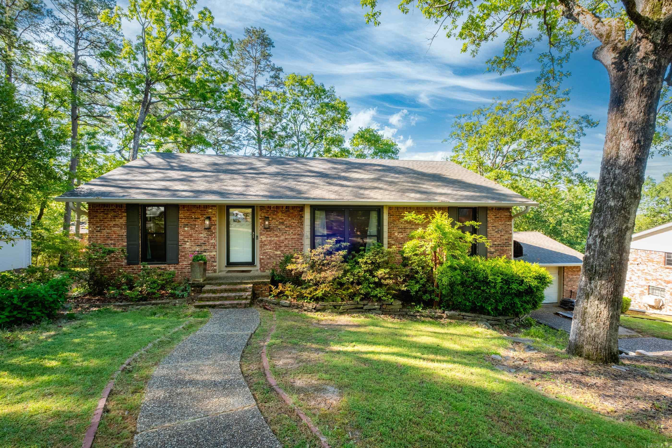 North Leawood Manor - Residential