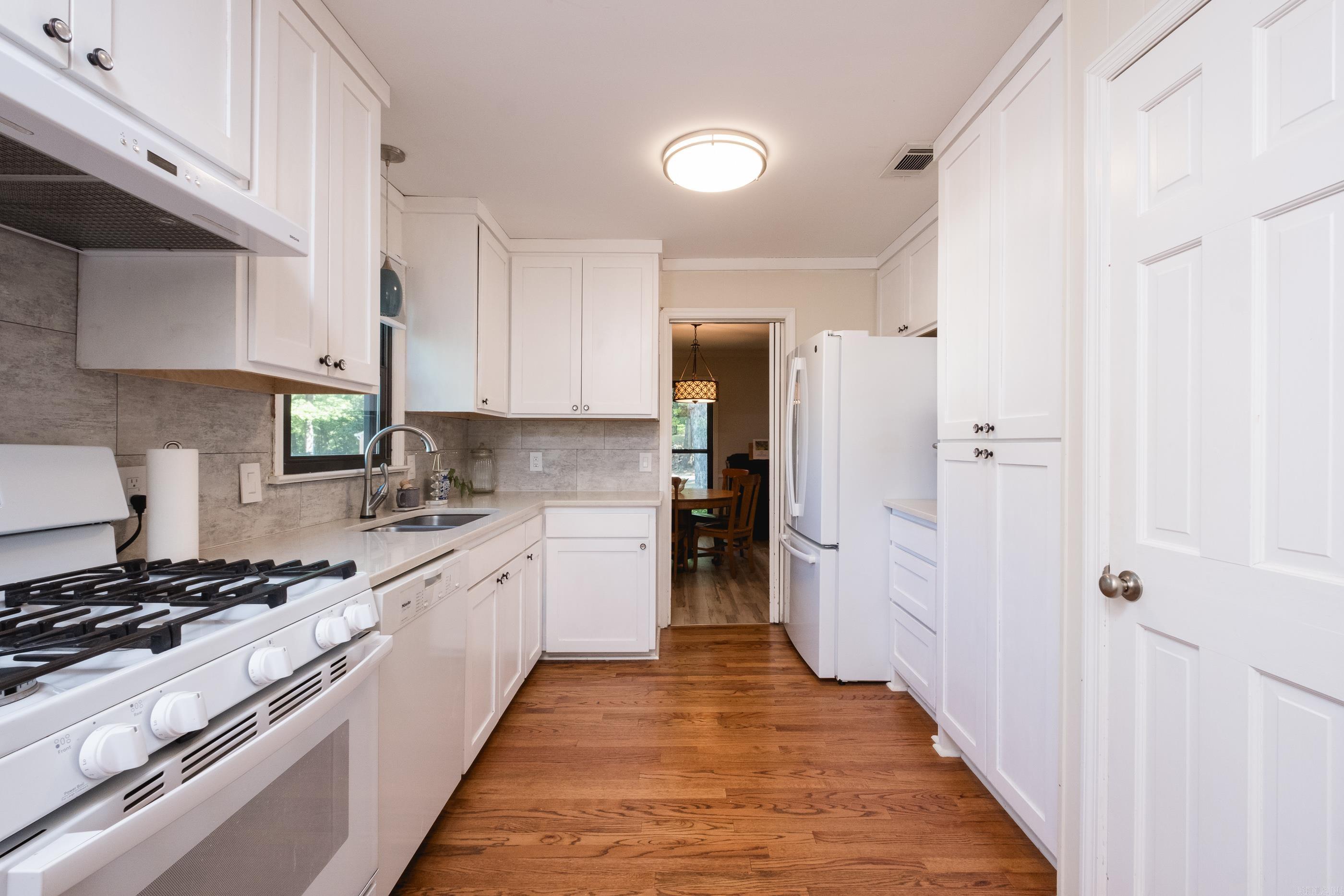 North Leawood Manor - Residential