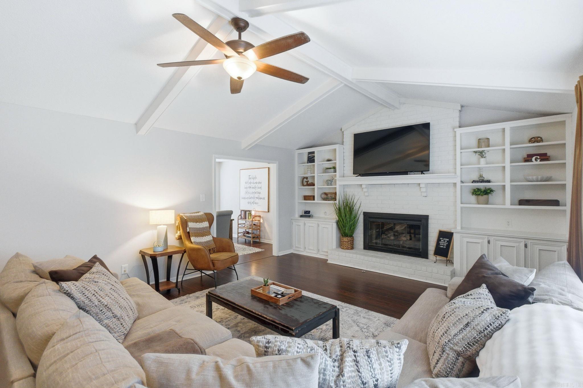 LUDINGTON HGTS - Residential