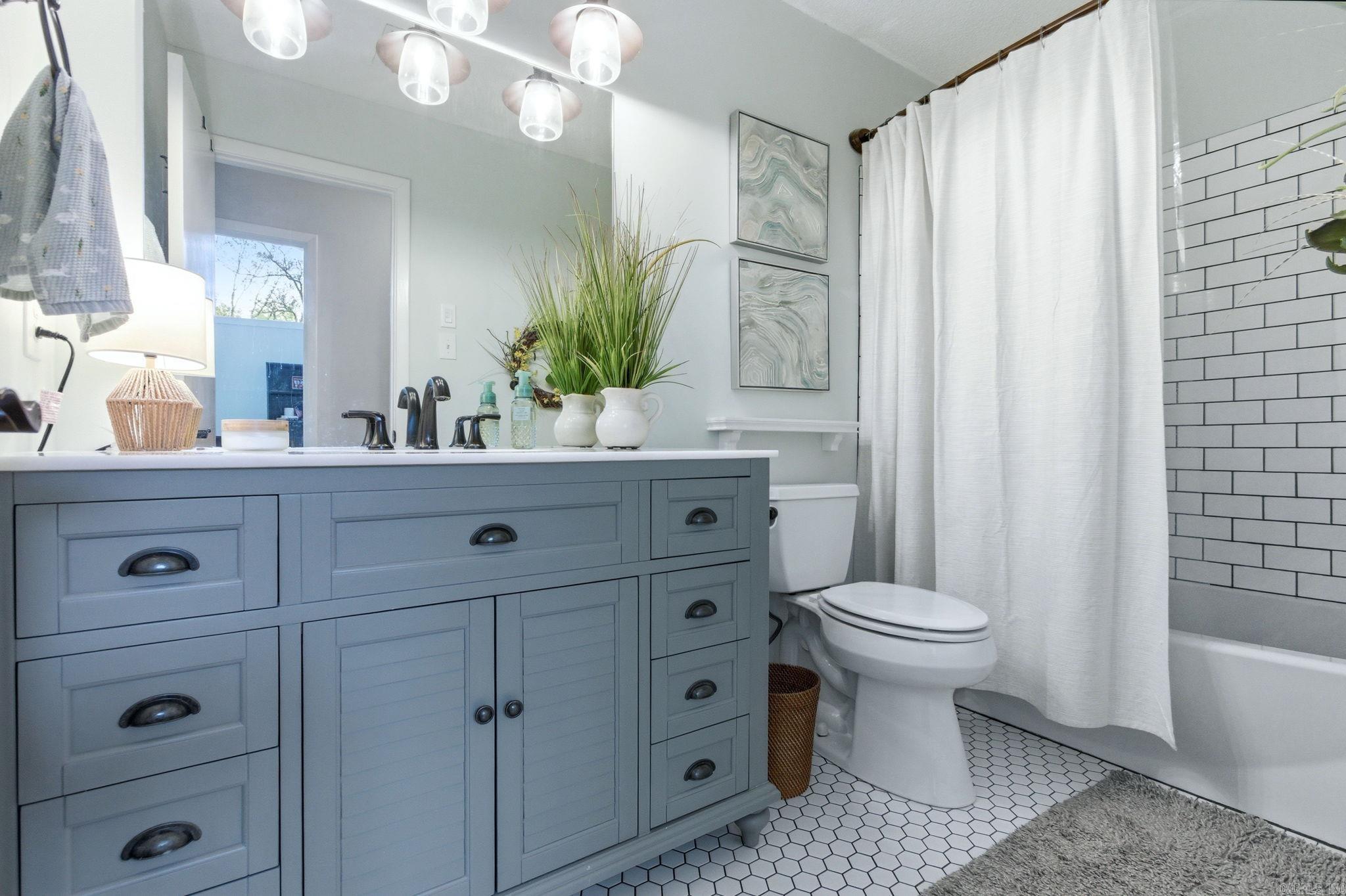 LUDINGTON HGTS - Residential