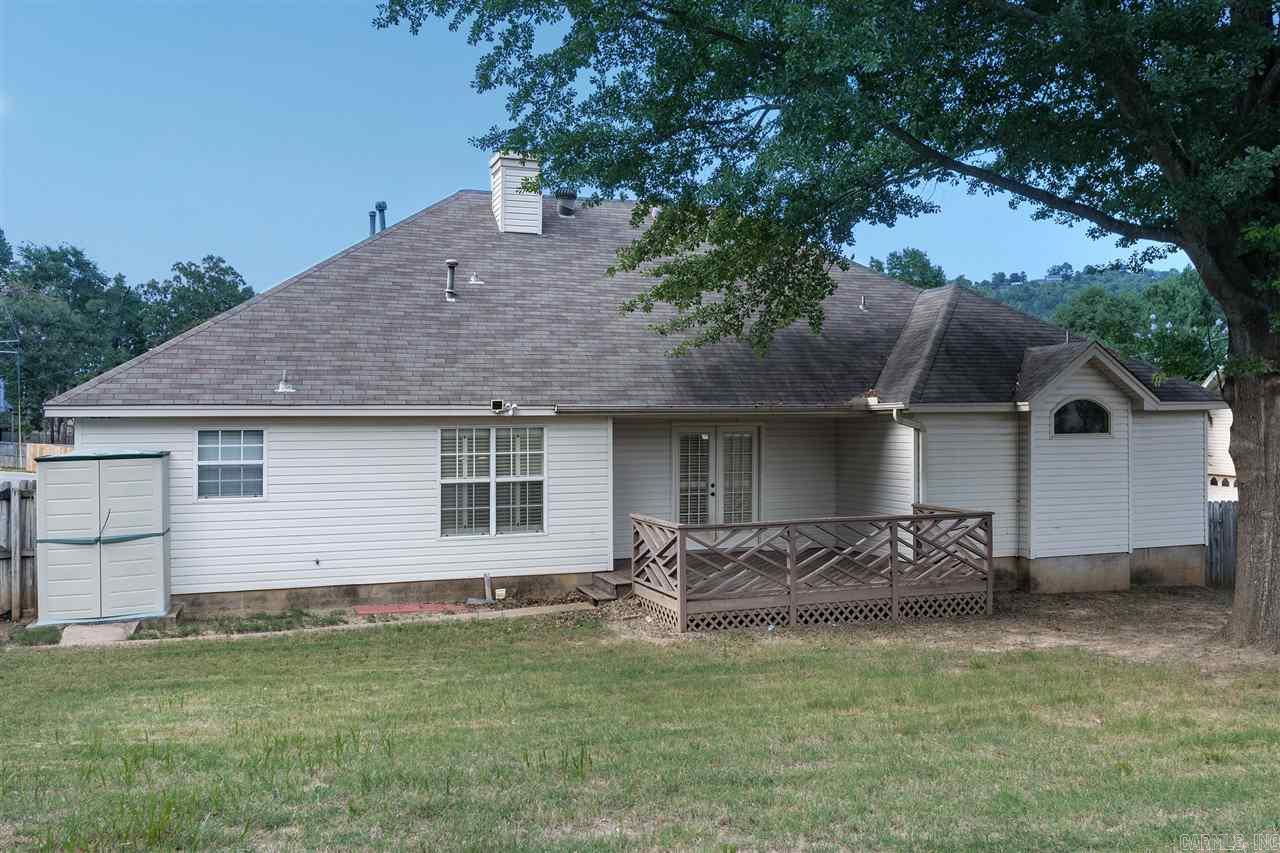 SECLUDED HILLS - Residential