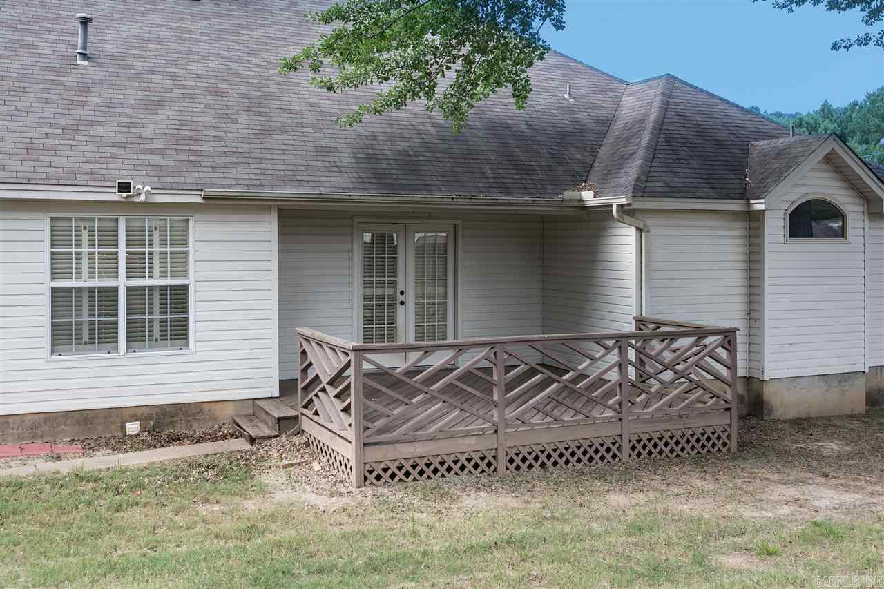 SECLUDED HILLS - Residential