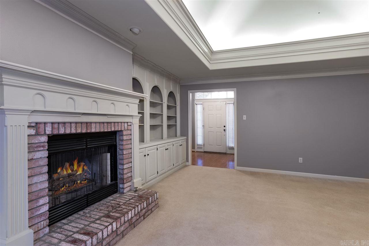 SECLUDED HILLS - Residential