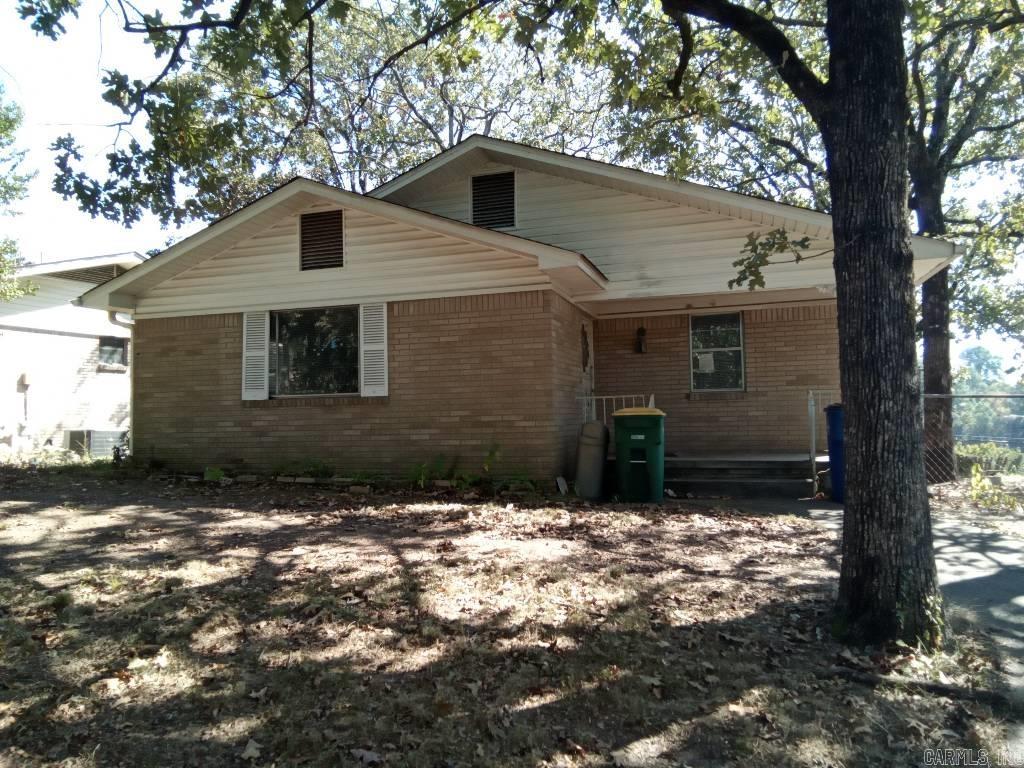 Good Investment opportunity with current Tennant Paying $1050.00 per Month