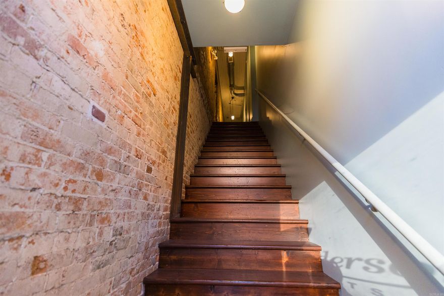 One bed one bath condo downtown.  Walking distance to many restaurants.