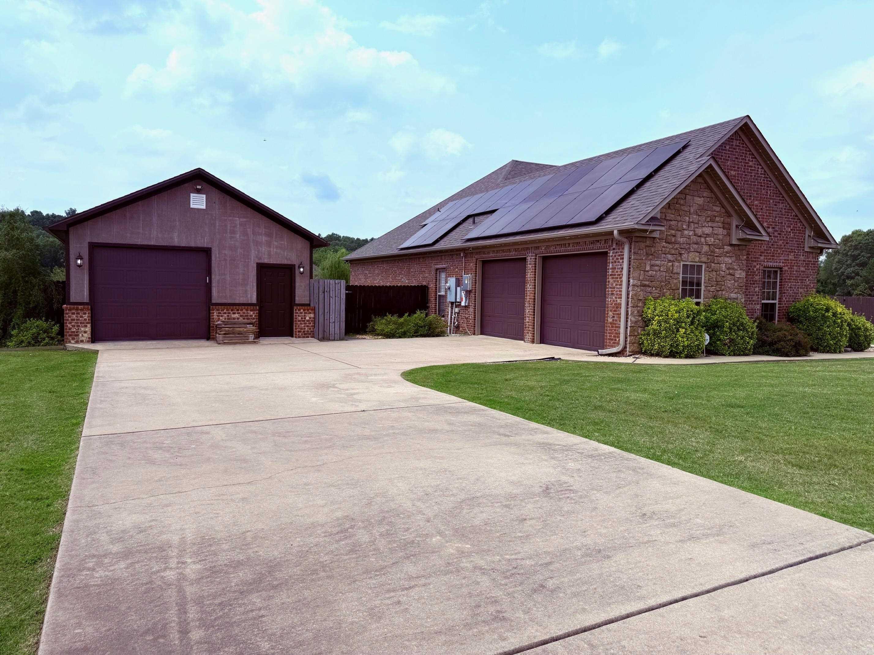 HUNTINGTON ESTATES - Residential
