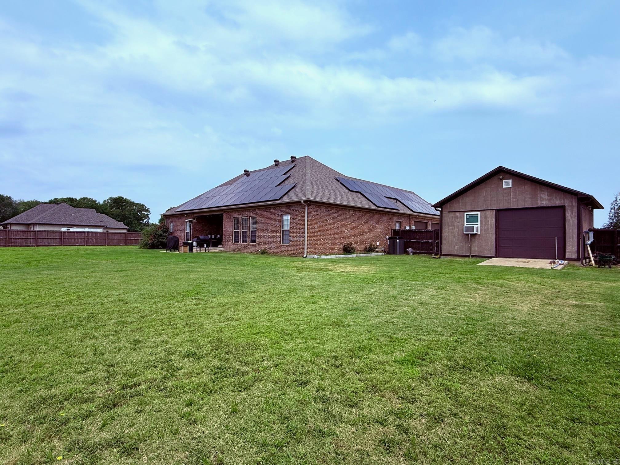 HUNTINGTON ESTATES - Residential