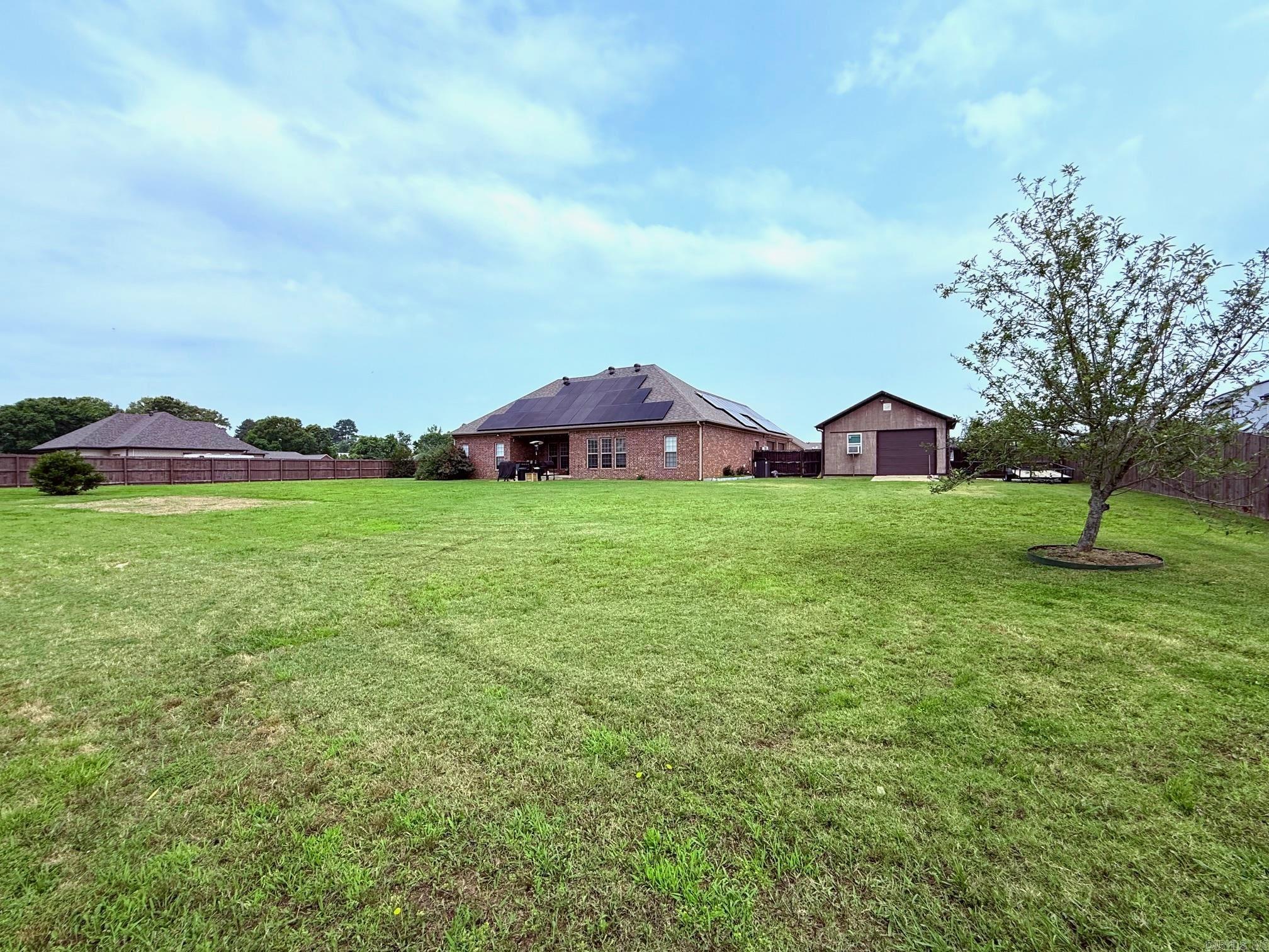 HUNTINGTON ESTATES - Residential
