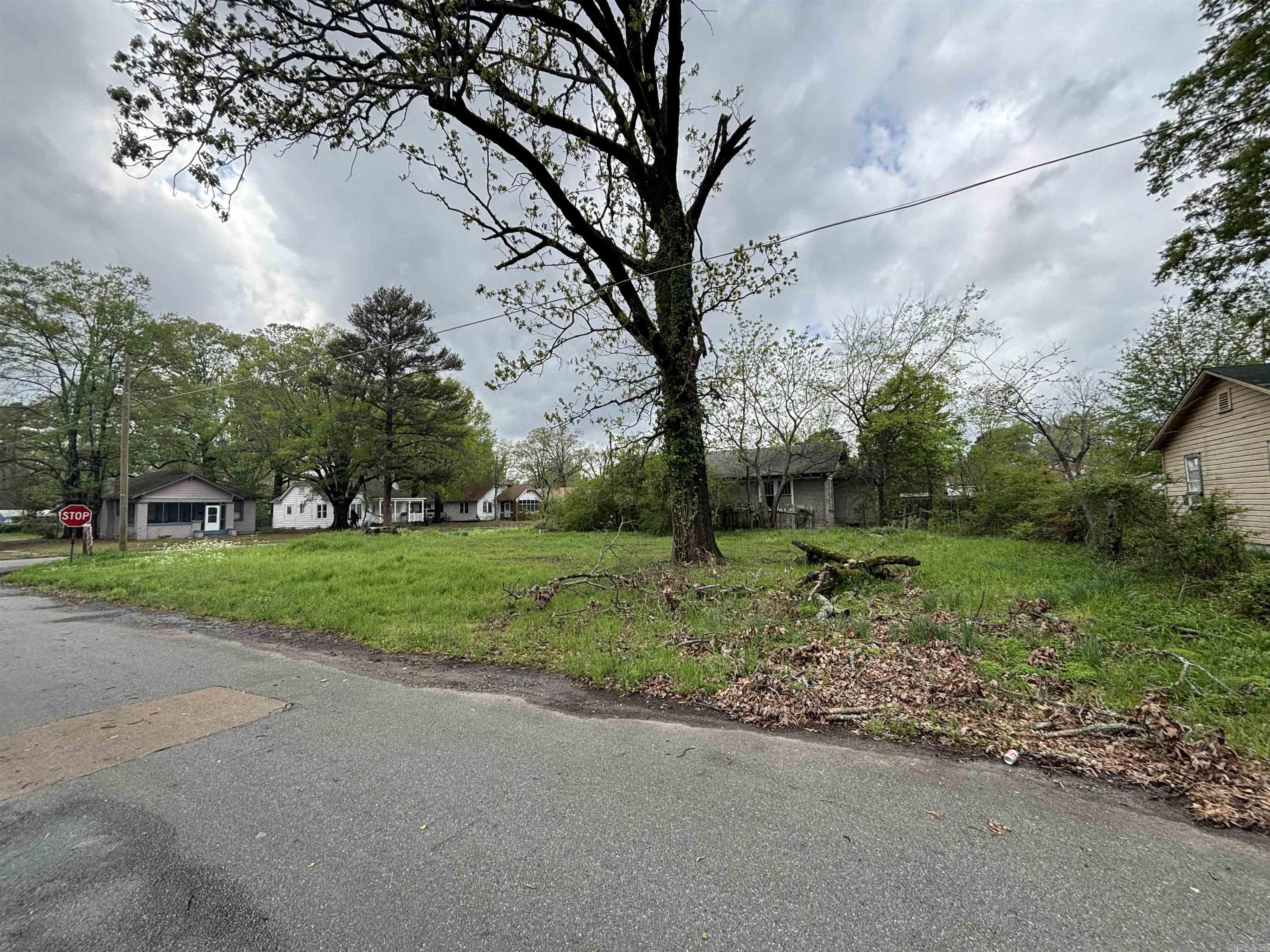 Vacant lot located near many amenities.