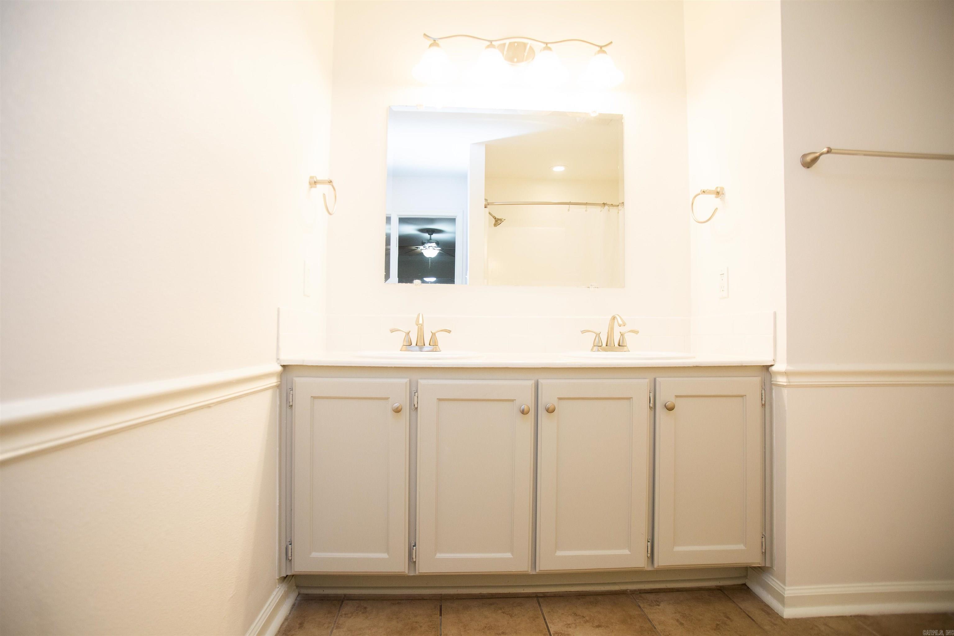 Diamond Pointe - Residential Lease