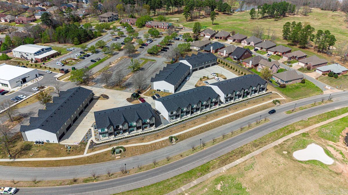 ISABELLE COURT - Residential