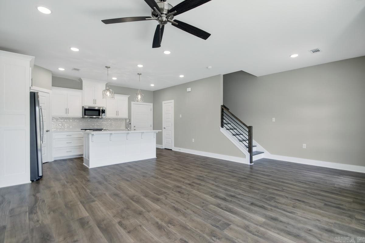 ISABELLE COURT - Residential