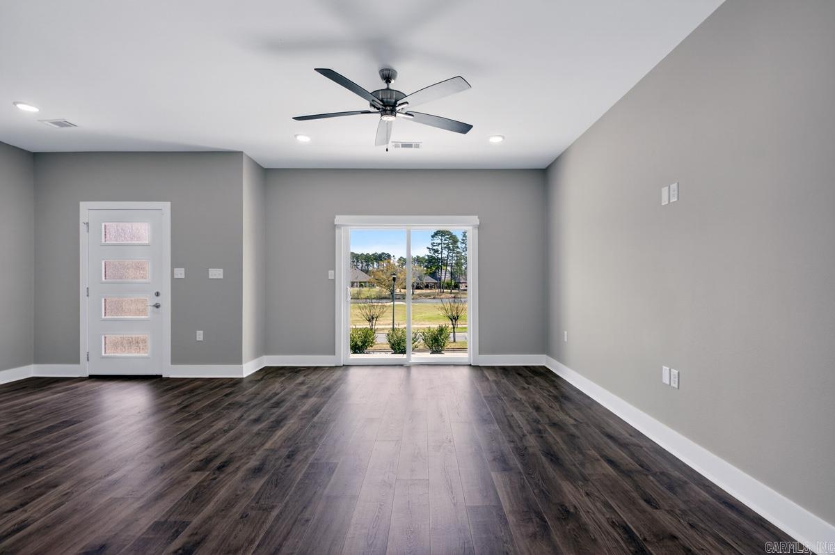 ISABELLE COURT - Residential